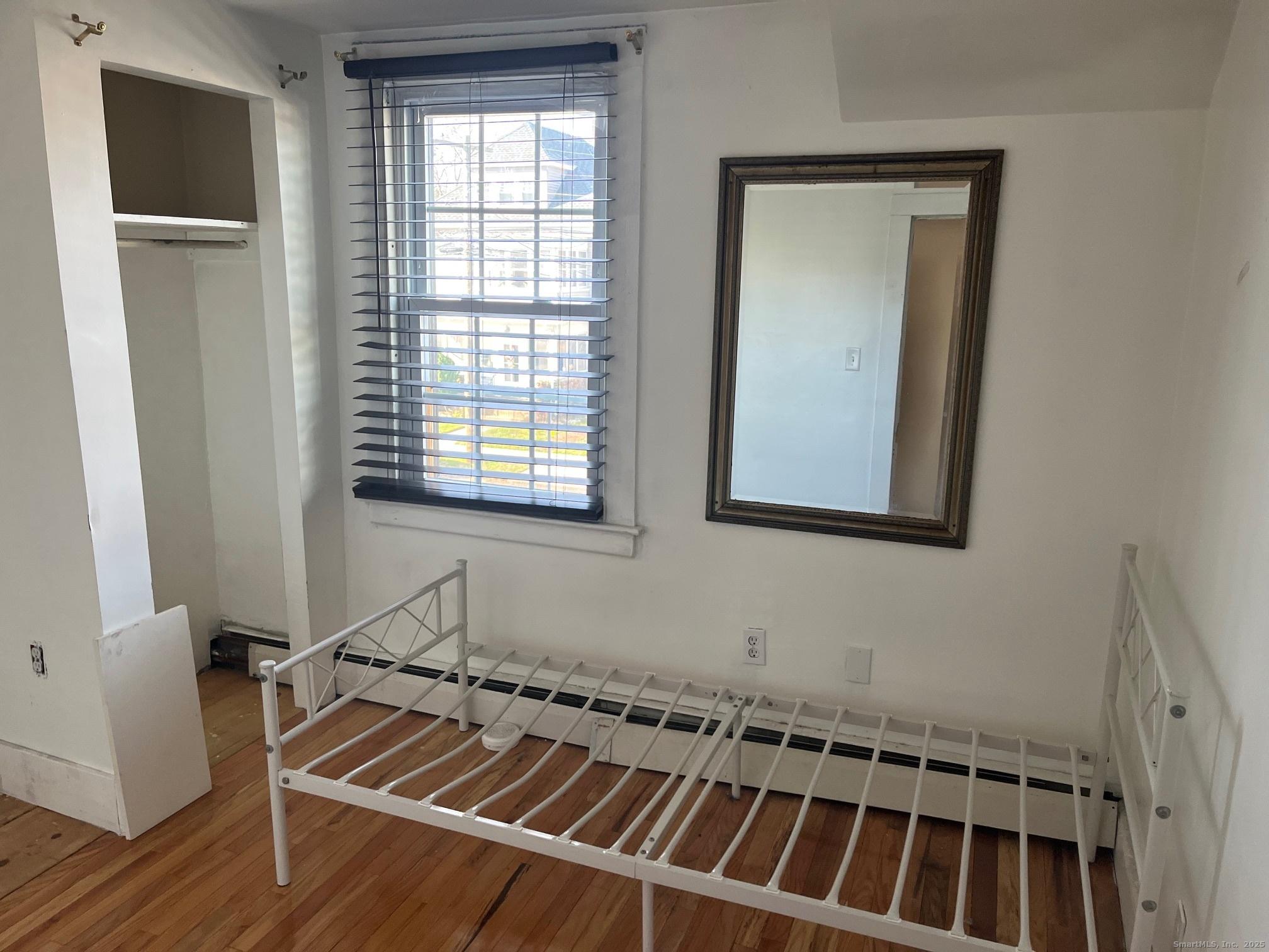 Meriden, Connecticut, 06450, United States, 6 Bedrooms Bedrooms, ,4 BathroomsBathrooms,Residential,For Sale,1984052