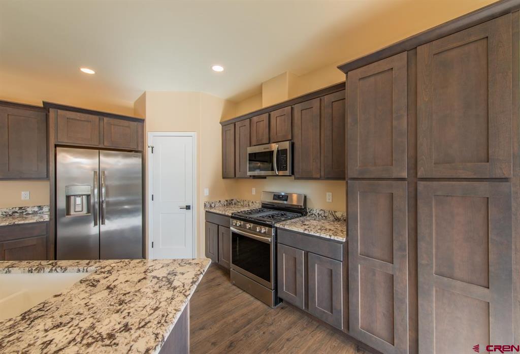 Montrose, Colorado, 81401, United States, 3 Bedrooms Bedrooms, ,2 BathroomsBathrooms,Residential,For Sale,1994283