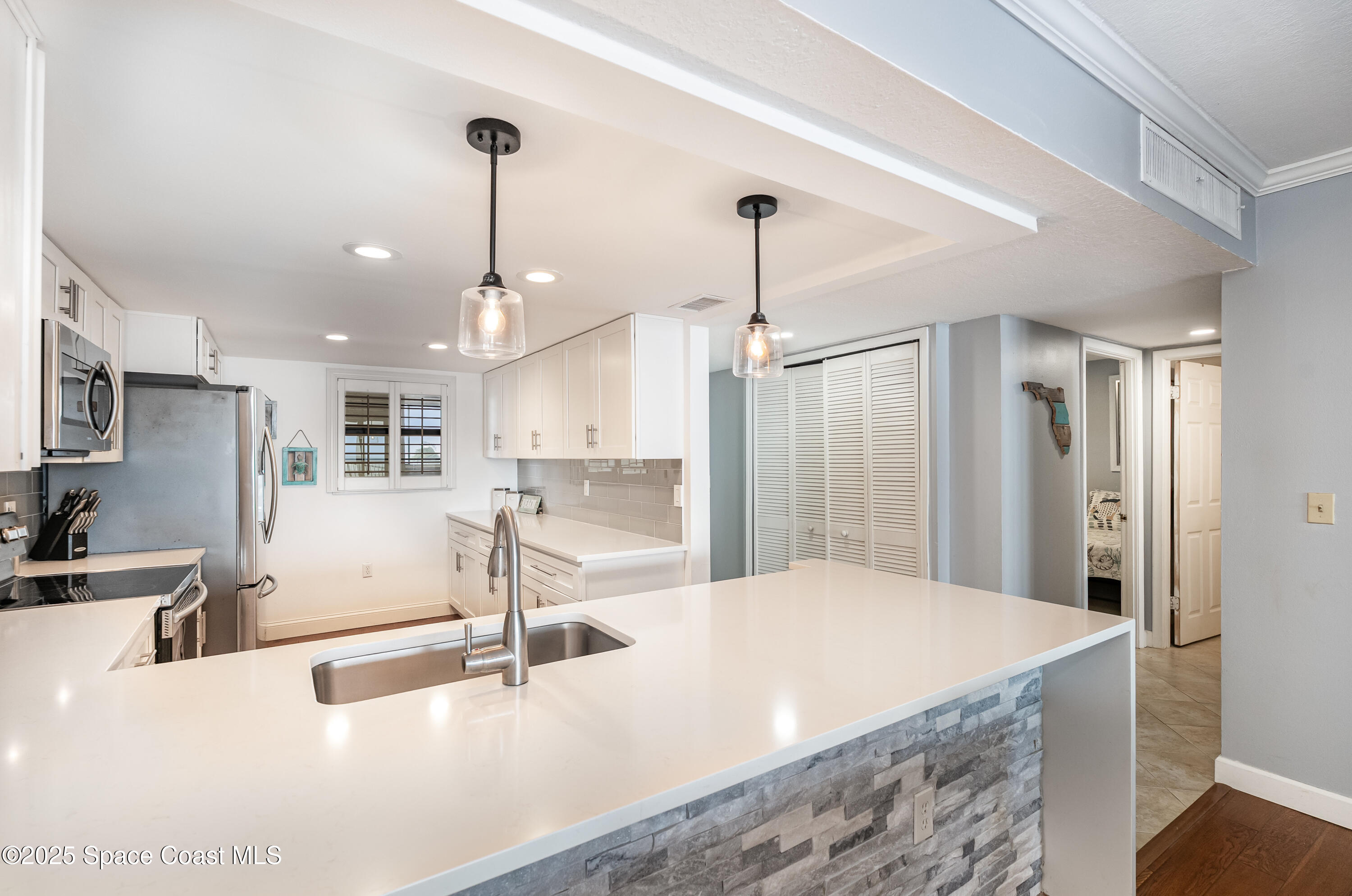 Cocoa Beach, Florida, 32931, United States, 2 Bedrooms Bedrooms, ,2 BathroomsBathrooms,Residential,For Sale,1979043