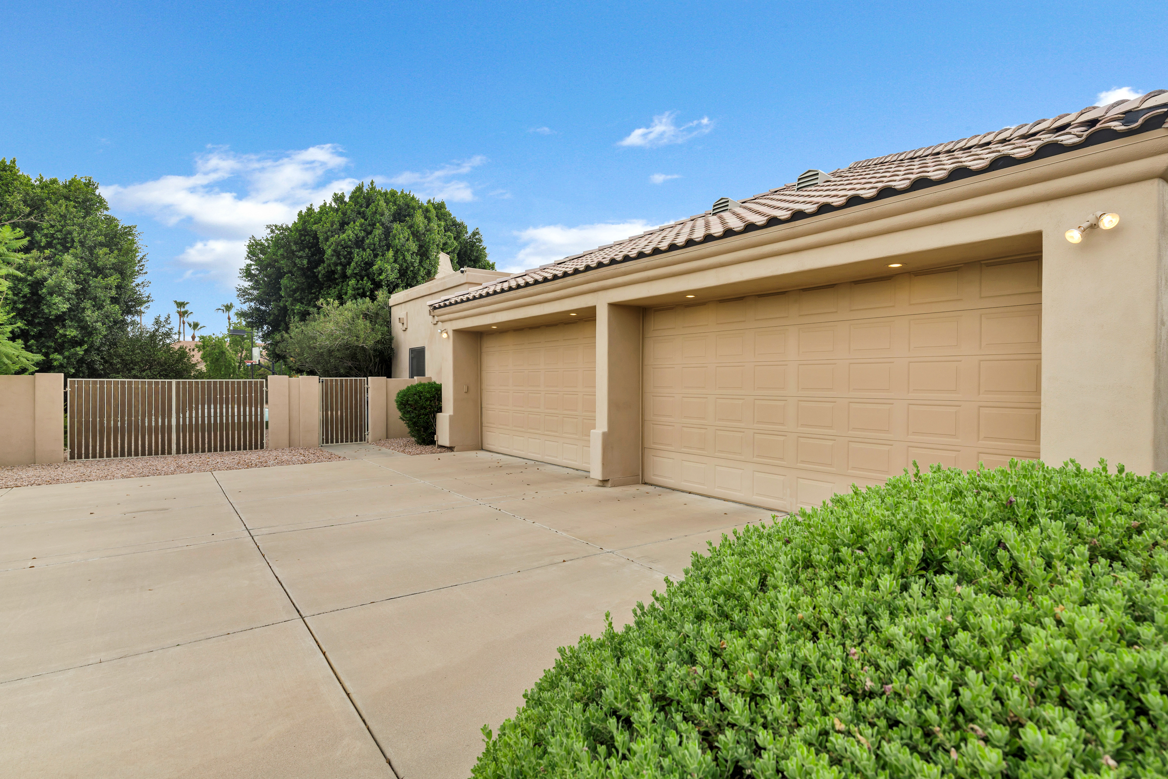 Mesa, Arizona, 85205, United States, 6 Bedrooms Bedrooms, ,3 BathroomsBathrooms,Residential,For Sale,1900615