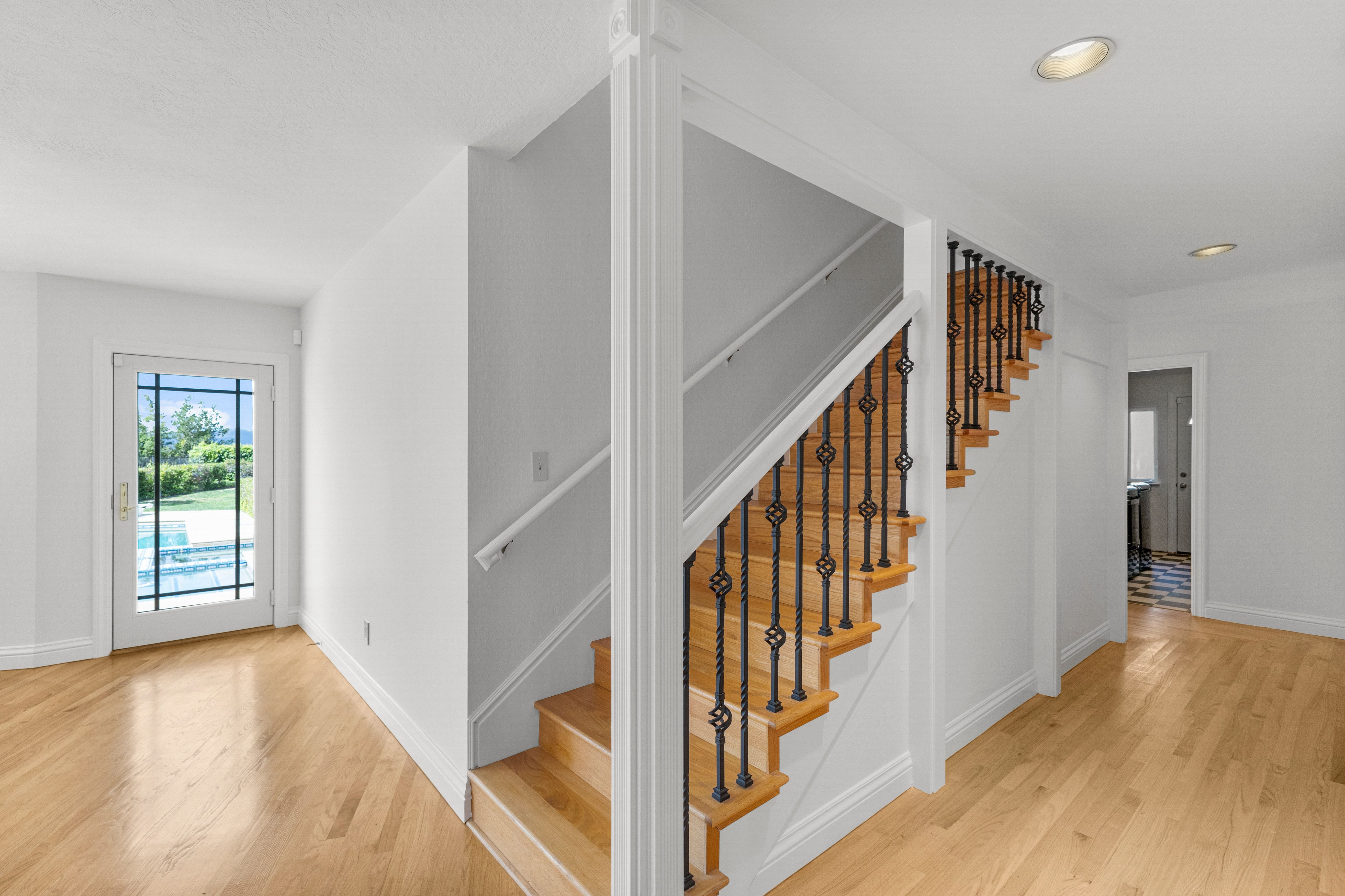  Elegant Custom Home in Gated Silver Maple - 物件實景
