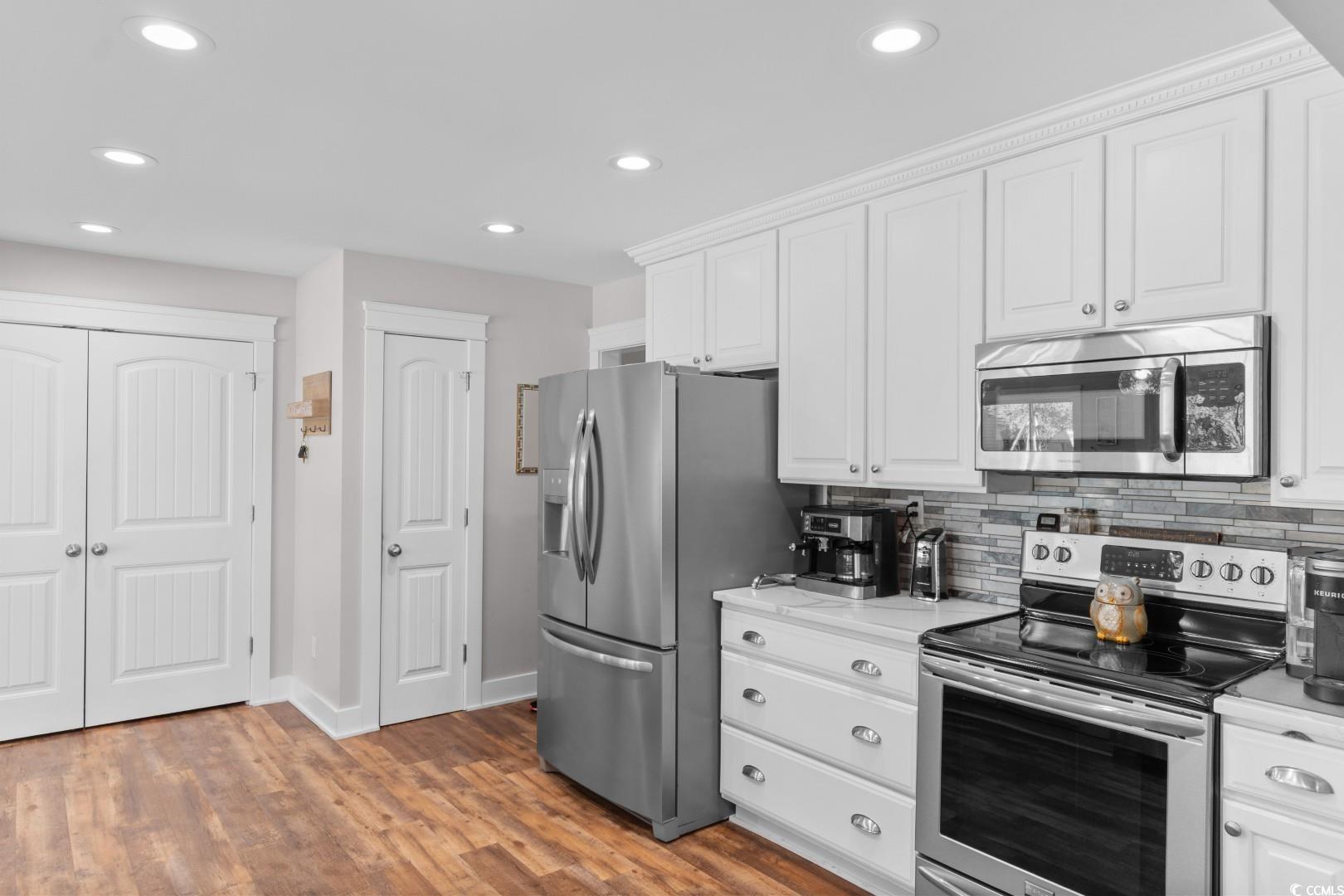 Murrells Inlet, South Carolina, 29576, United States, 4 Bedrooms Bedrooms, ,5 BathroomsBathrooms,Residential,For Sale,1988636