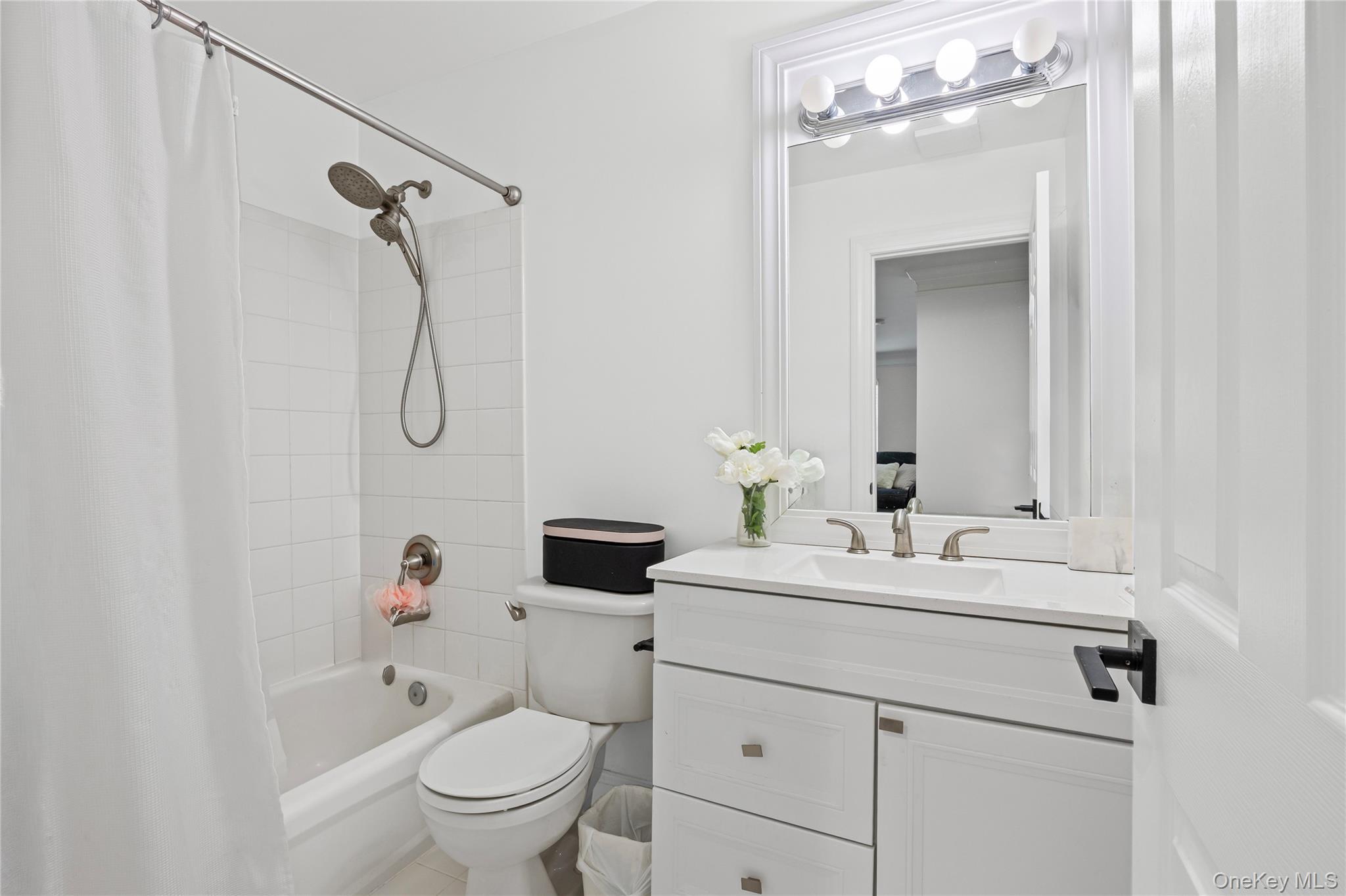 Middle Island, New York, 11953, United States, 2 Bedrooms Bedrooms, ,2 BathroomsBathrooms,Residential,For Sale,1986490