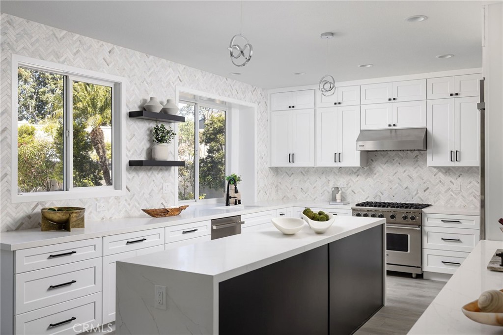 Huntington Beach, California, 92648, United States, 5 Bedrooms Bedrooms, ,1 BathroomBathrooms,Residential,For Sale,1732032