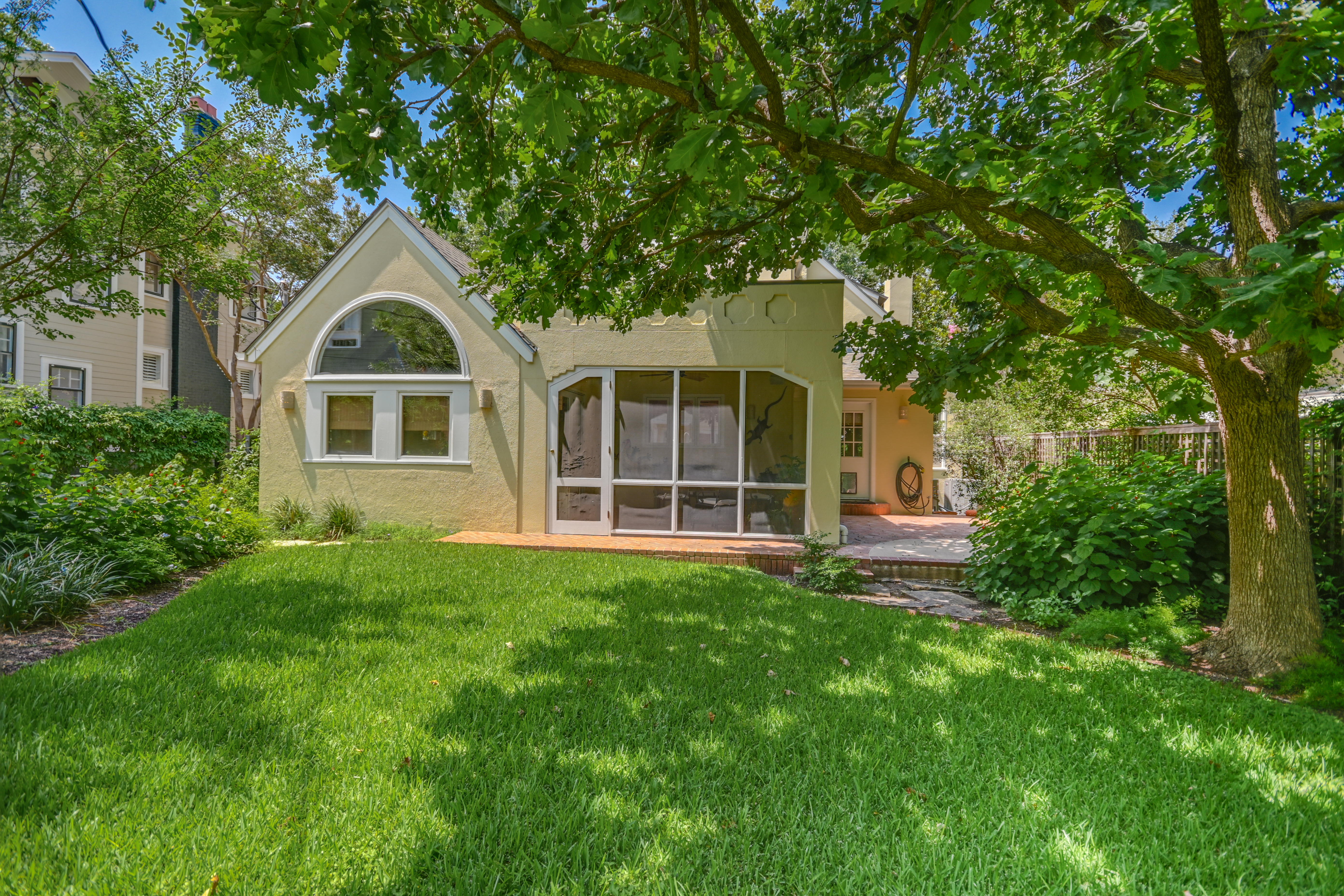  1925 Tudor Revival in Historic Aldridge Place - 物件實景