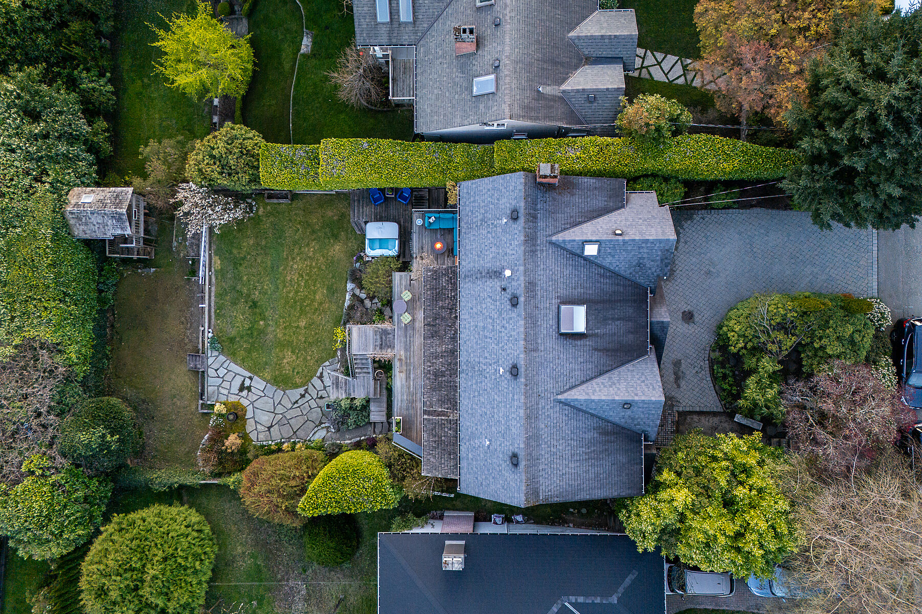  Ideal Dundarave Location - 物件實景