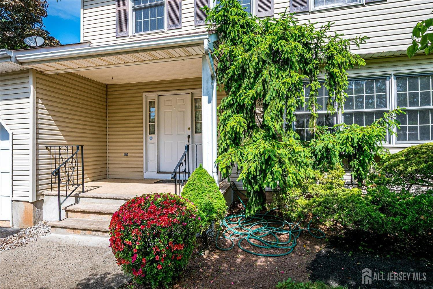 South Plainfield, New Jersey, 07080, United States, 4 Bedrooms Bedrooms, ,3 BathroomsBathrooms,Residential,For Sale,1934191