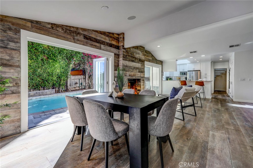 Studio City, California, 91604, United States, 4 Bedrooms Bedrooms, ,3 BathroomsBathrooms,Residential,For Sale,1991680