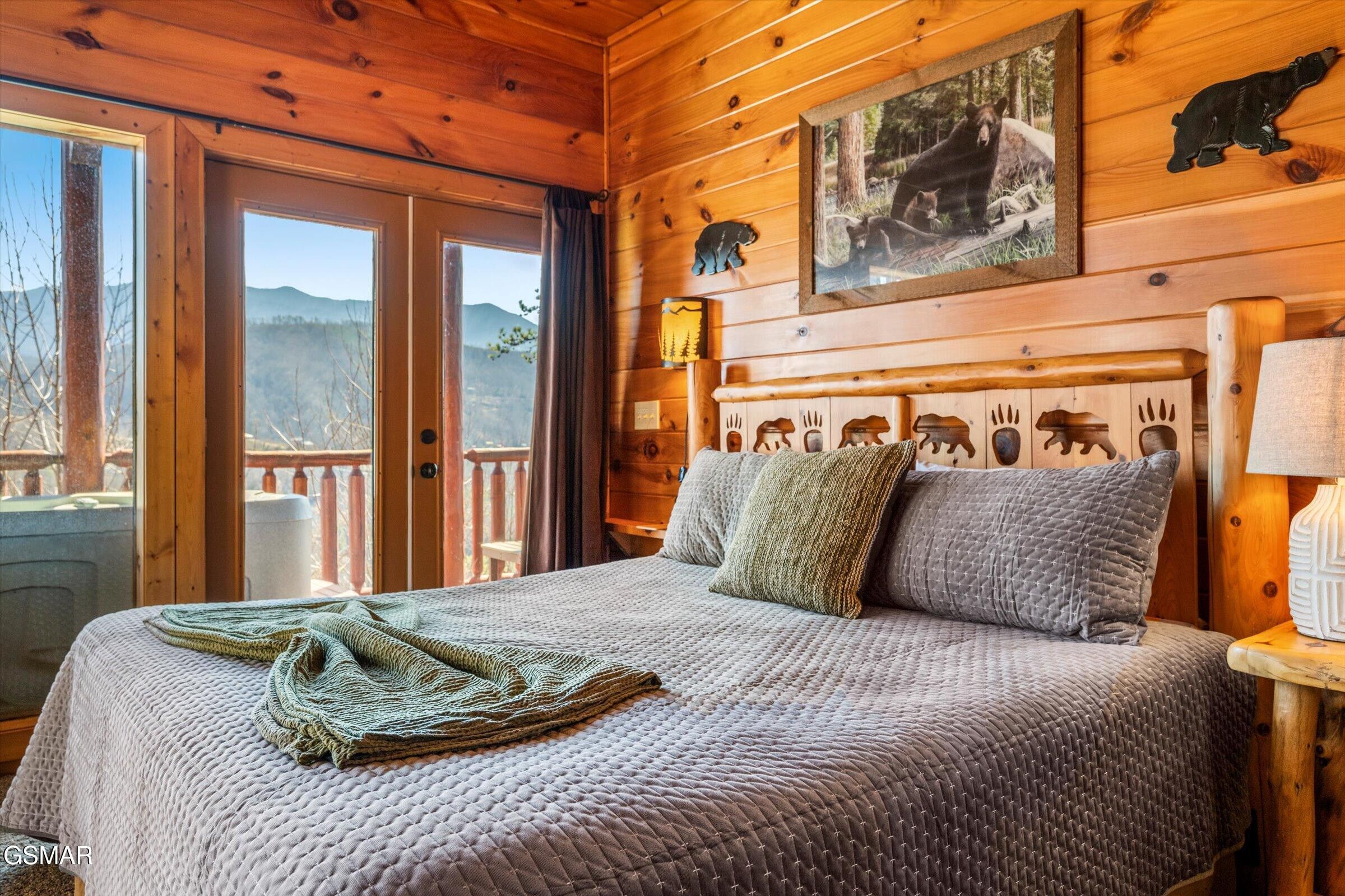 Gatlinburg, Tennessee, 37738, United States, 4 Bedrooms Bedrooms, ,5 BathroomsBathrooms,Residential,For Sale,1914228