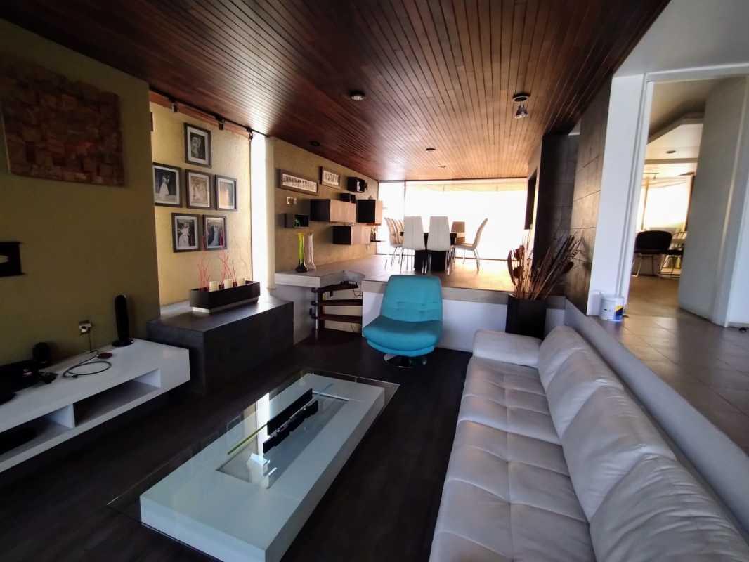 Fracc. Col?n Echegaray, Naucalpan de Juárez, Estado de México, 53300, Mexico, 3 Bedrooms Bedrooms, ,3 BathroomsBathrooms,Residential,For Sale,Fracc. Col?n Echegaray,1628182