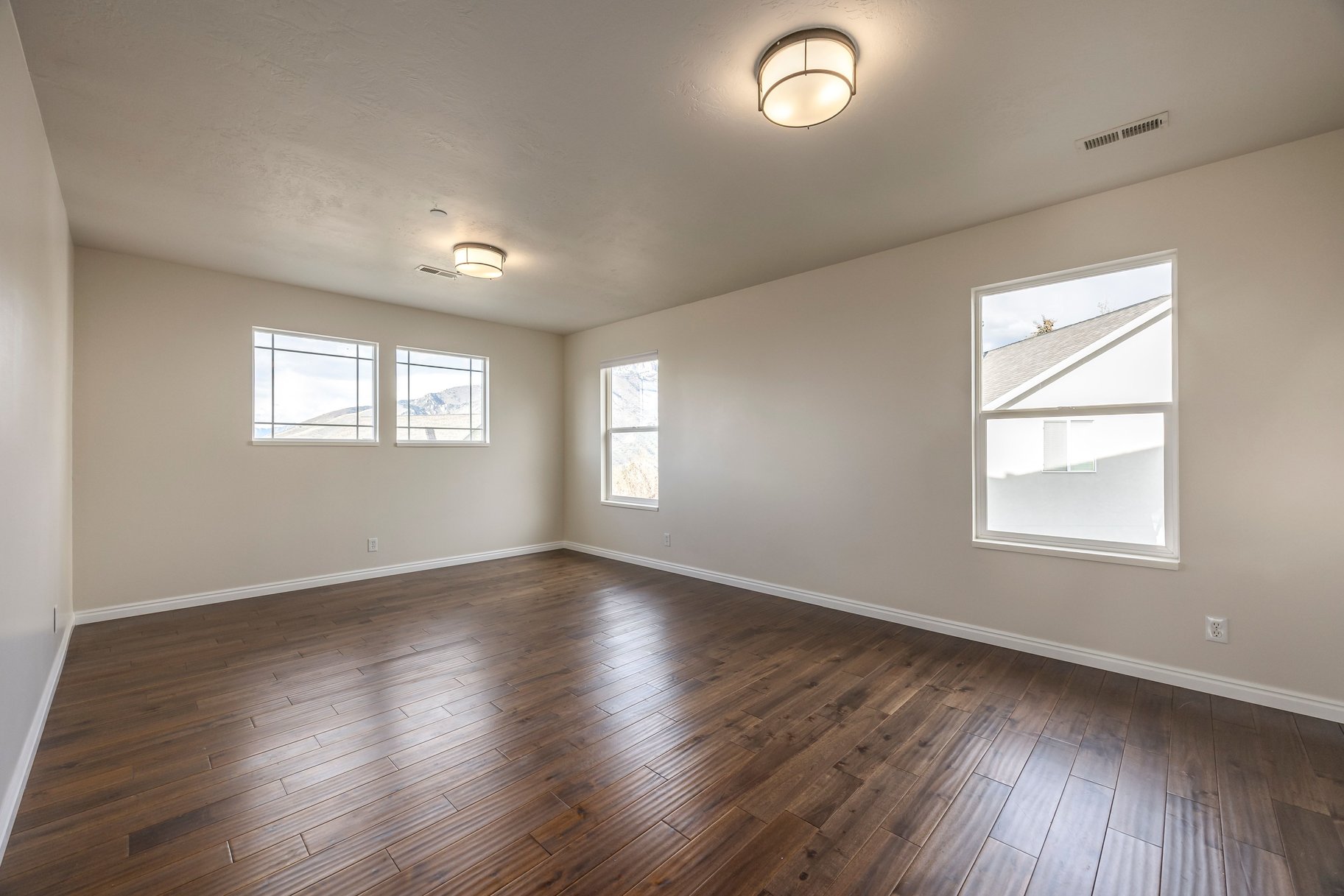  Quiet Cul De Sac & Life Above the City - 物件實景