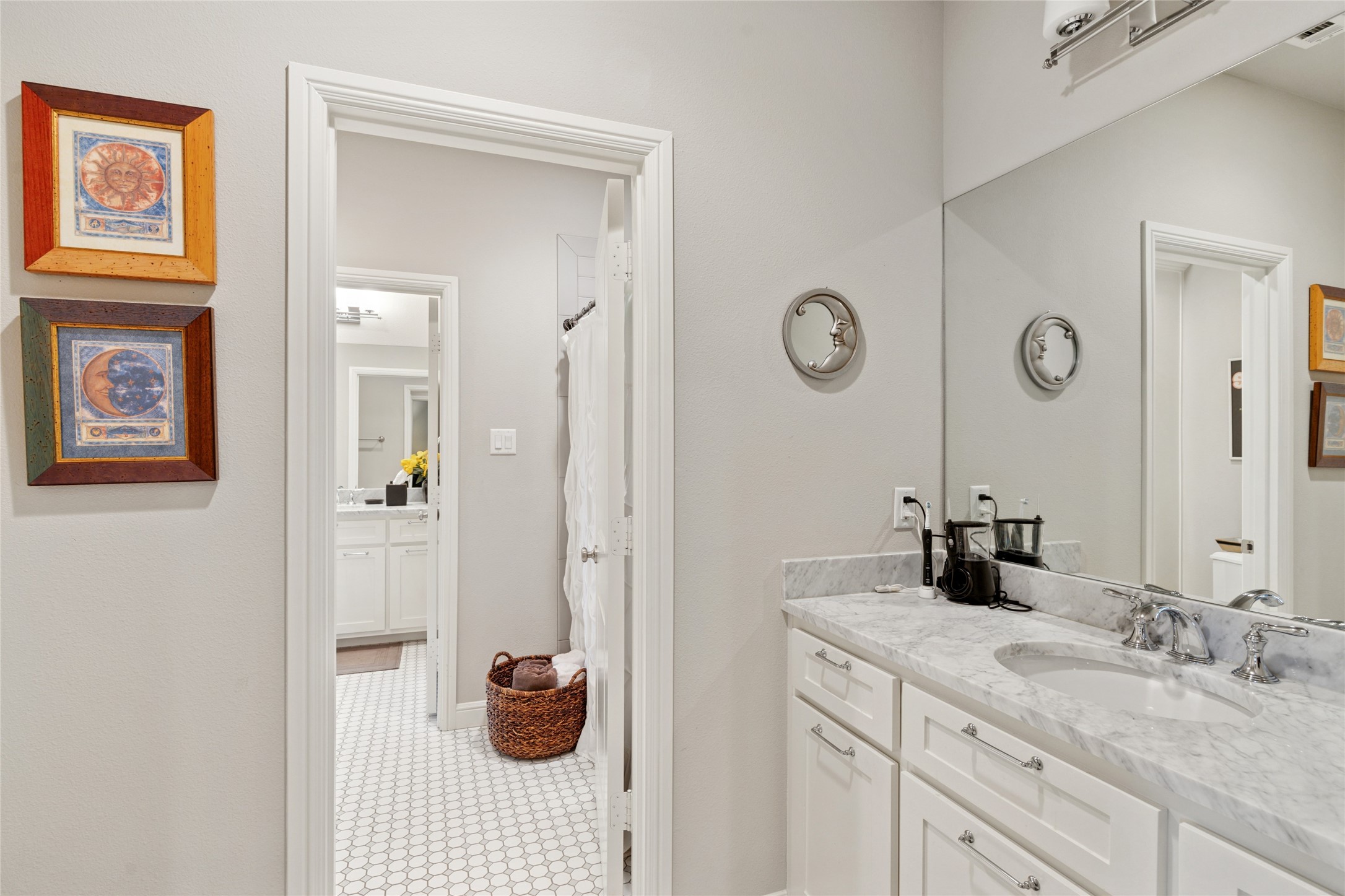Fort Worth, Texas, 76109, United States, 5 Bedrooms Bedrooms, ,5 BathroomsBathrooms,Residential,For Sale,1866659