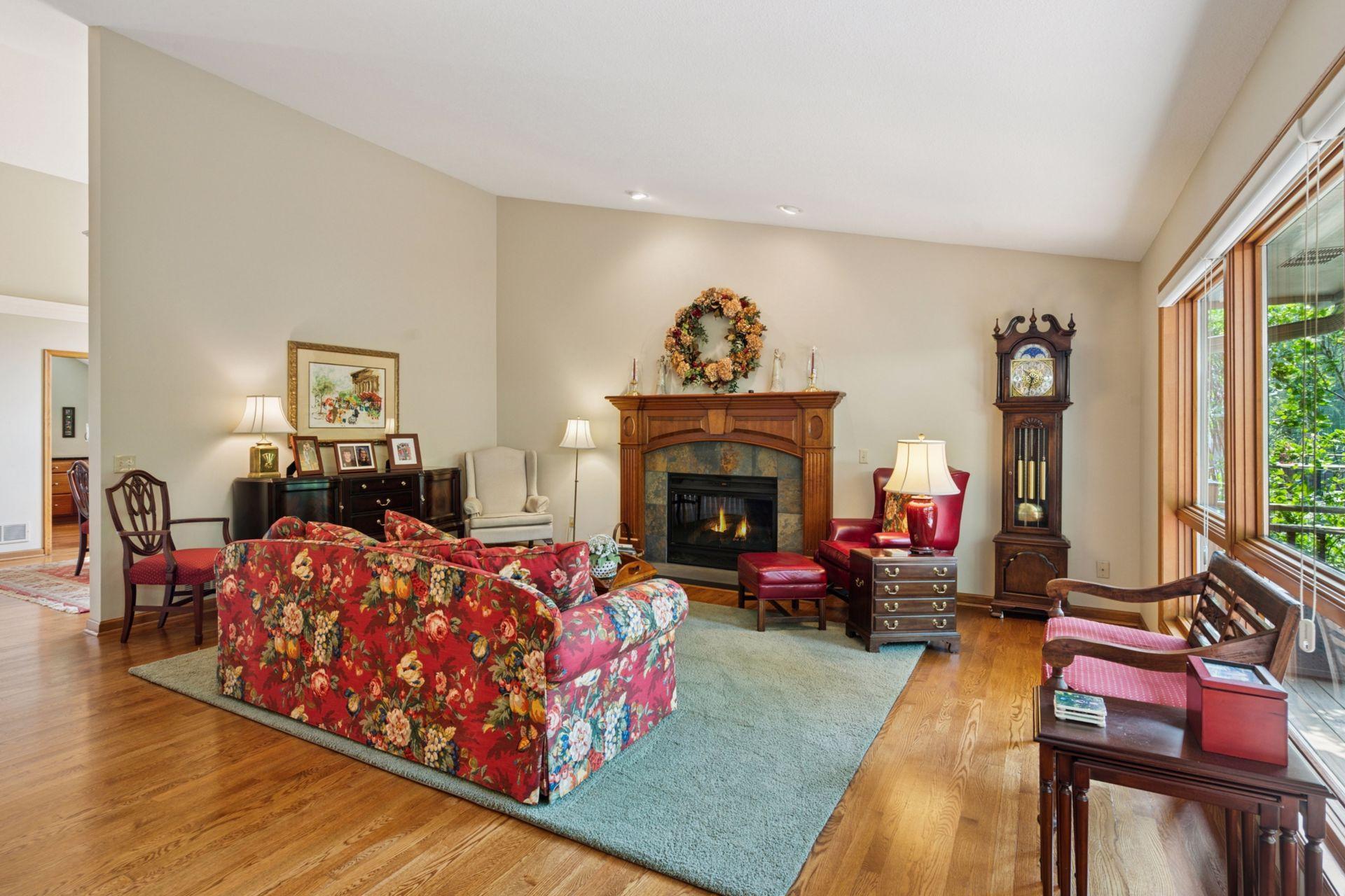 Edina, Minnesota, 55439, United States, 3 Bedrooms Bedrooms, ,2 BathroomsBathrooms,Residential,For Sale,1941919