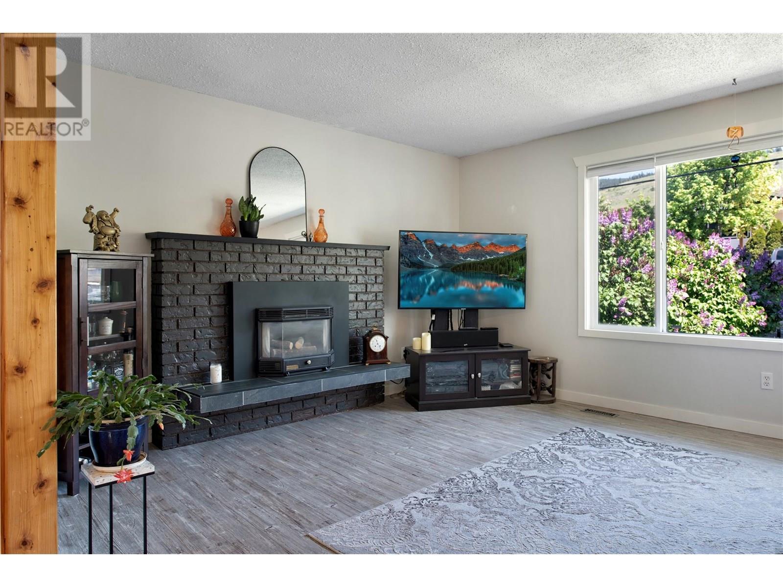 LAKE COUNTRY, British Columbia, V4V 1W2, CA, 4 Bedrooms Bedrooms, ,2 BathroomsBathrooms,Residential,For Sale,1896793