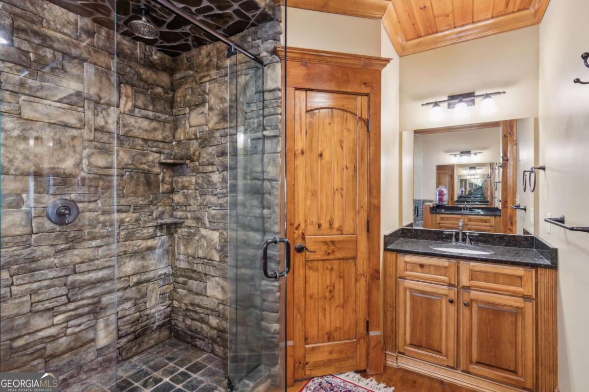 Ellijay, Georgia, 30536, United States, 5 Bedrooms Bedrooms, ,4 BathroomsBathrooms,Residential,For Sale,1880037