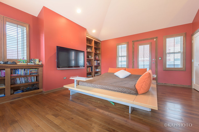 310 E 18th St, Chicago, Illinois, 60616, United States, 3 Bedrooms Bedrooms, ,4 BathroomsBathrooms,Residential,For Sale,310 E 18th St,1010356