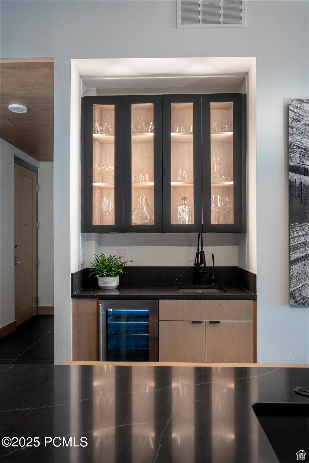 Park City, Utah, 84060, United States, 2 Bedrooms Bedrooms, ,2 BathroomsBathrooms,Residential,For Sale,1989622