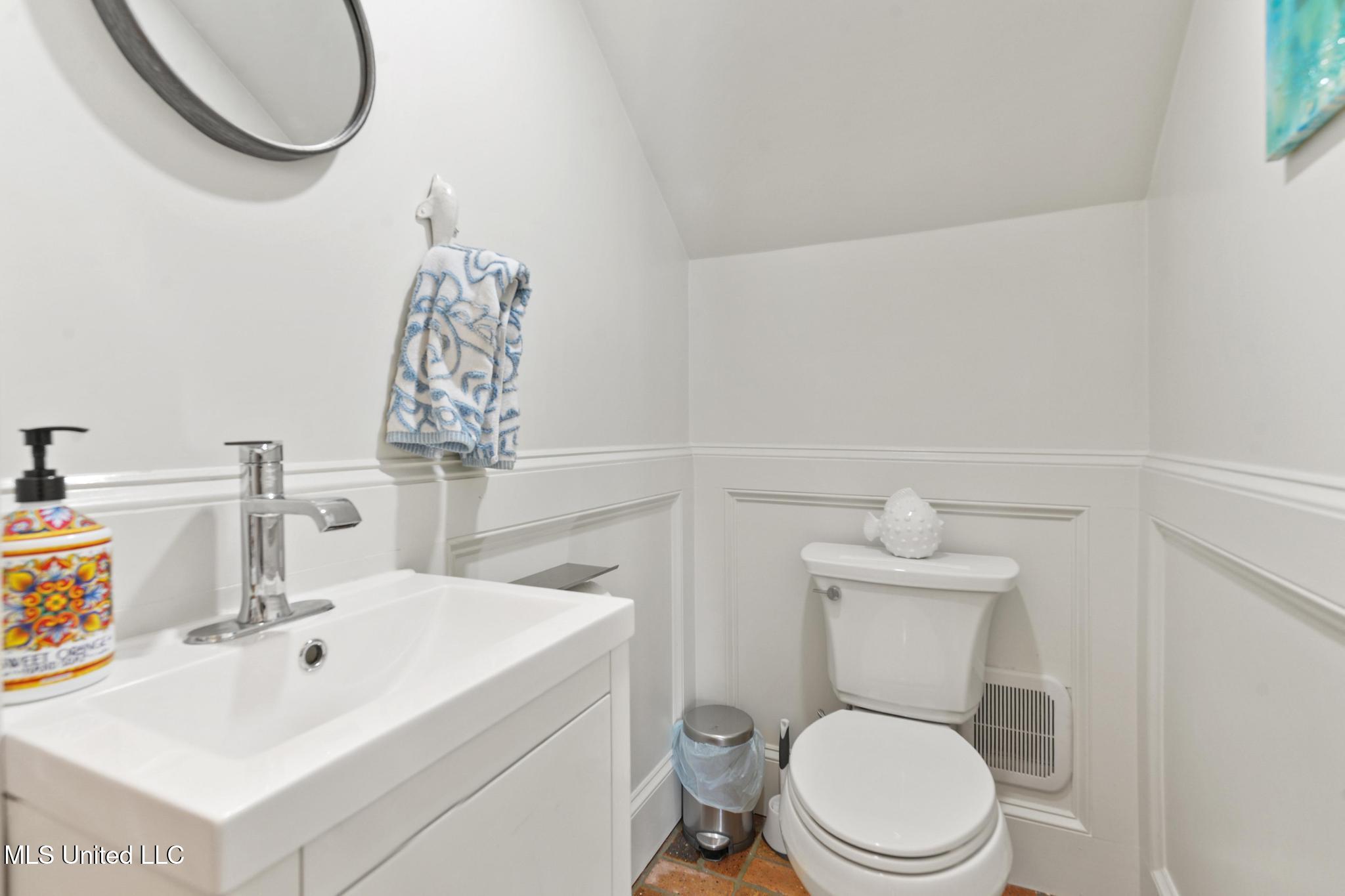 Pass Christian, Mississippi, 39571, United States, 5 Bedrooms Bedrooms, ,7 BathroomsBathrooms,Residential,For Sale,1989157