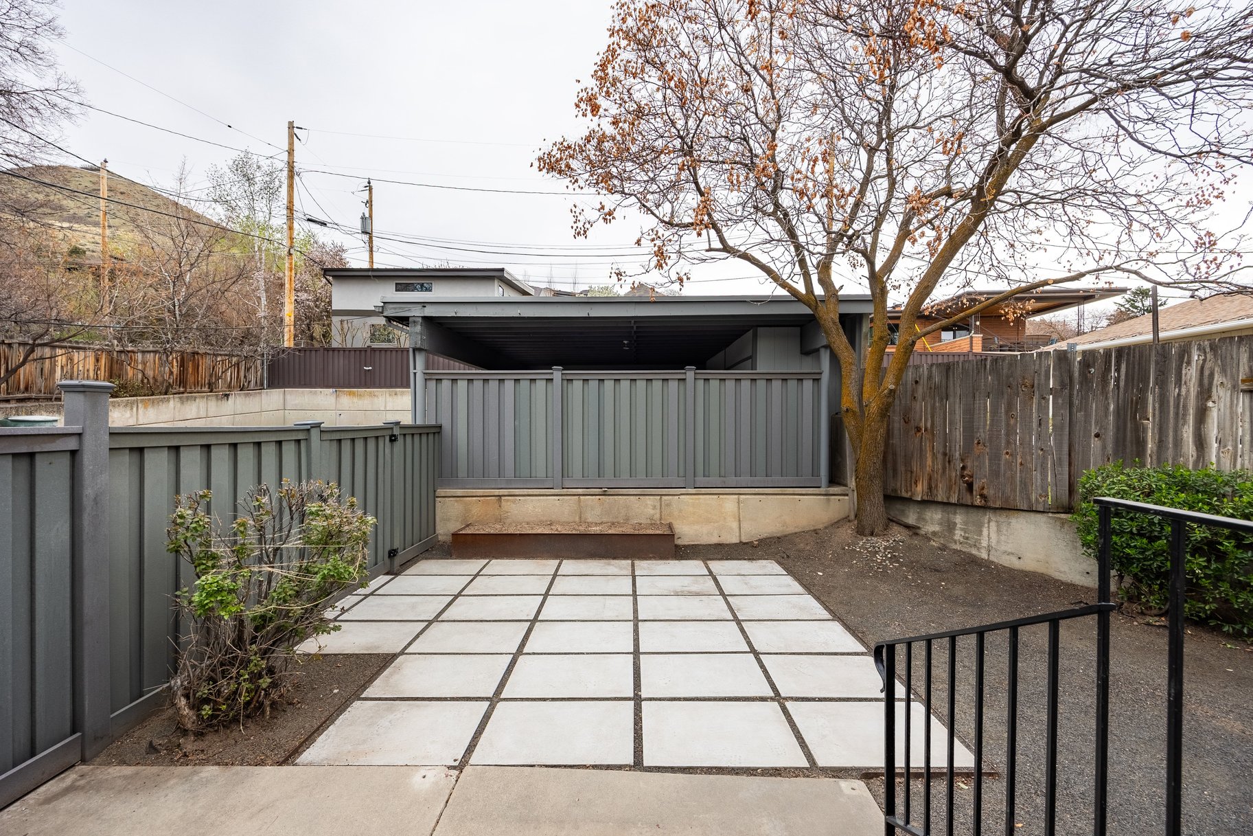  East Bench Duplex with Private Outdoor Living and Upside Potential - 物件實景