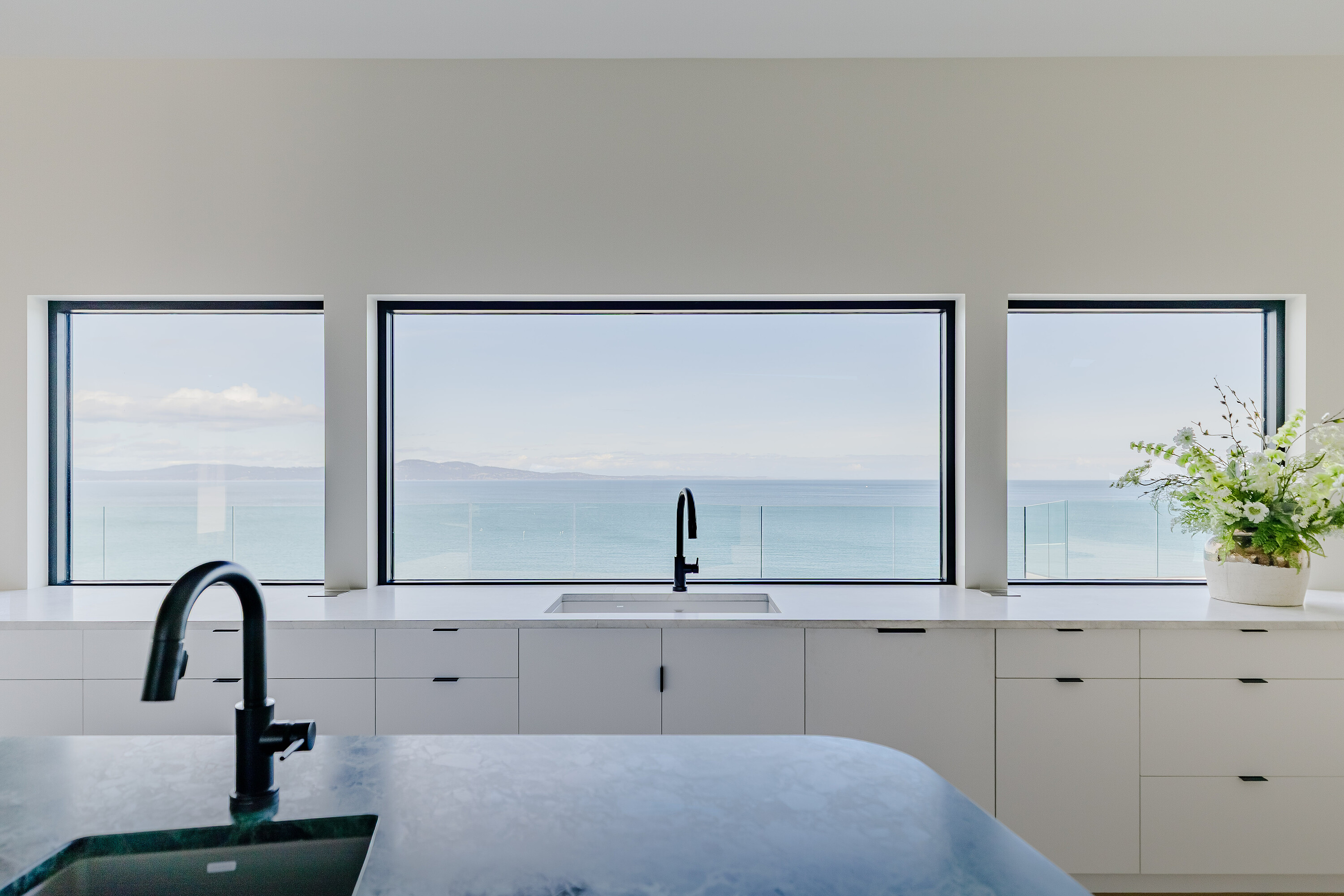  Panoramic Saanich Oceanfront - 物件實景