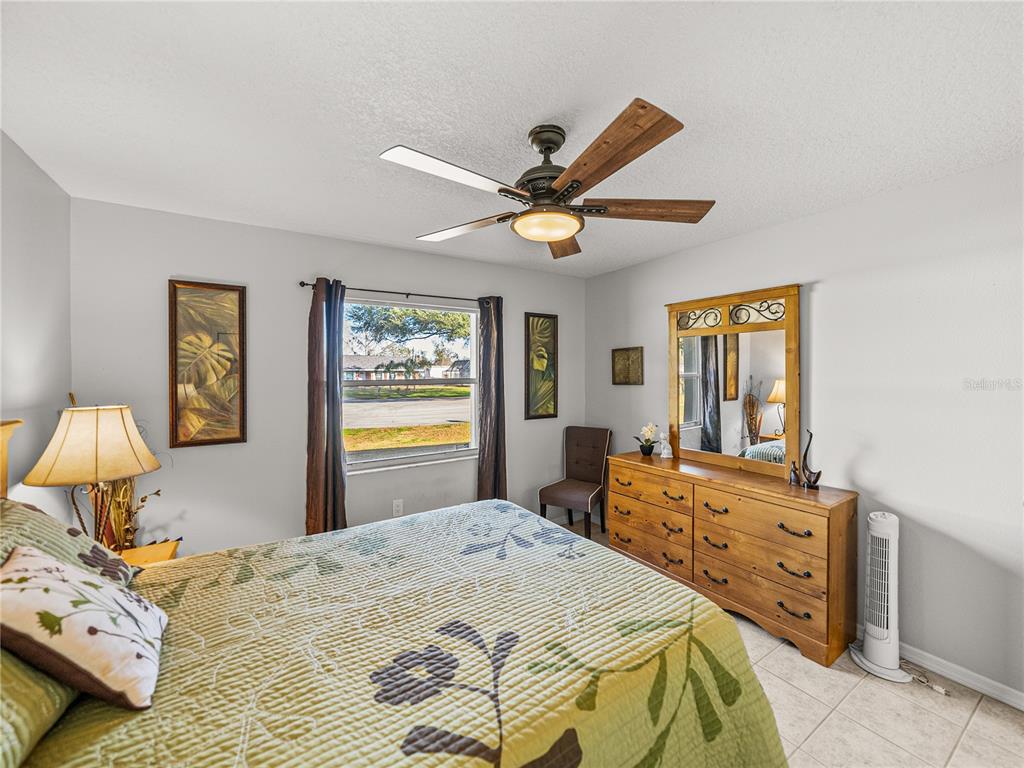 Lakeland, Florida, 33810, United States, 5 Bedrooms Bedrooms, ,4 BathroomsBathrooms,Residential,For Sale,1696884
