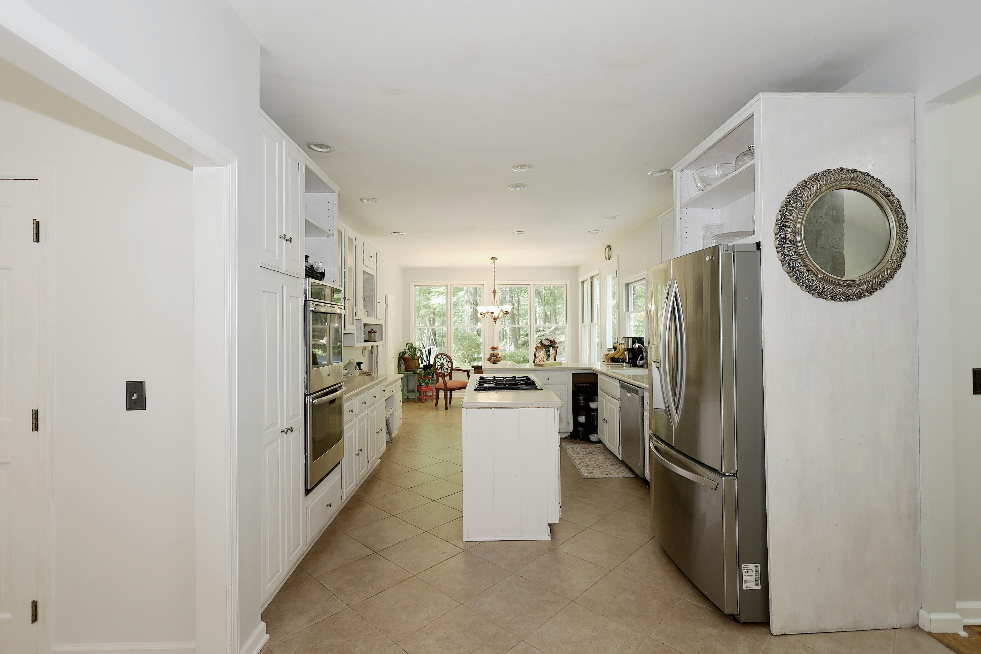  Expansive West Redding Colonial - 物件實景