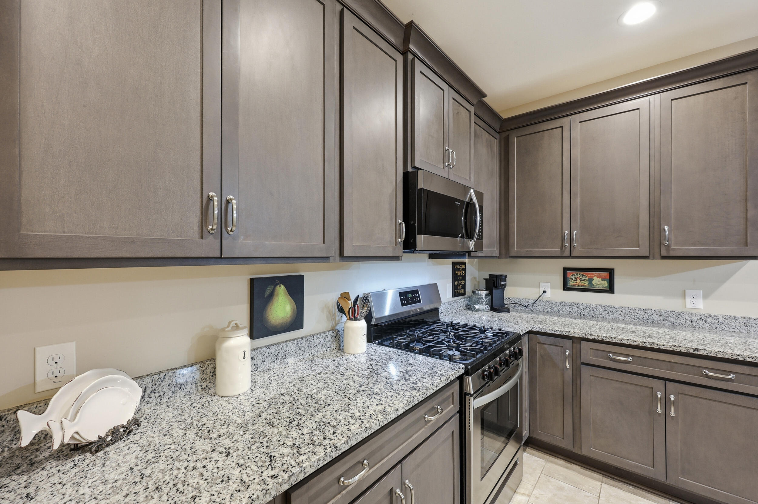 Mount Pleasant, South Carolina, 29466, United States, 3 Bedrooms Bedrooms, ,2 BathroomsBathrooms,Residential,For Sale,1992922