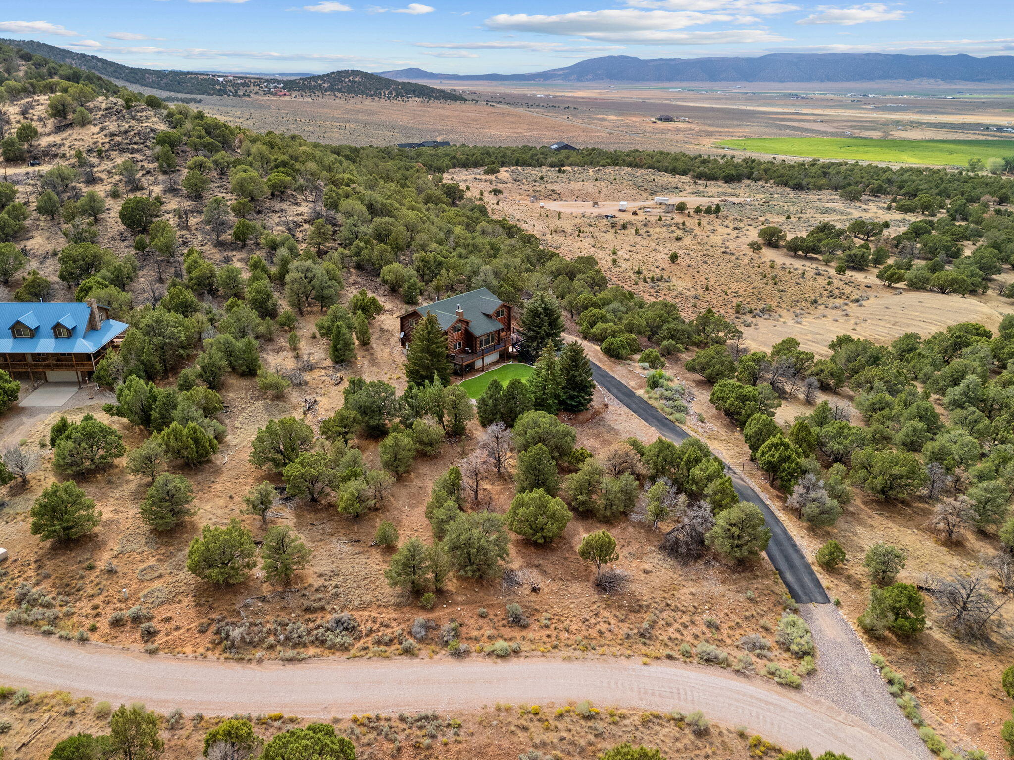 Parowan, Utah, 84761, United States, 5 Bedrooms Bedrooms, ,5 BathroomsBathrooms,Residential,For Sale,1976313