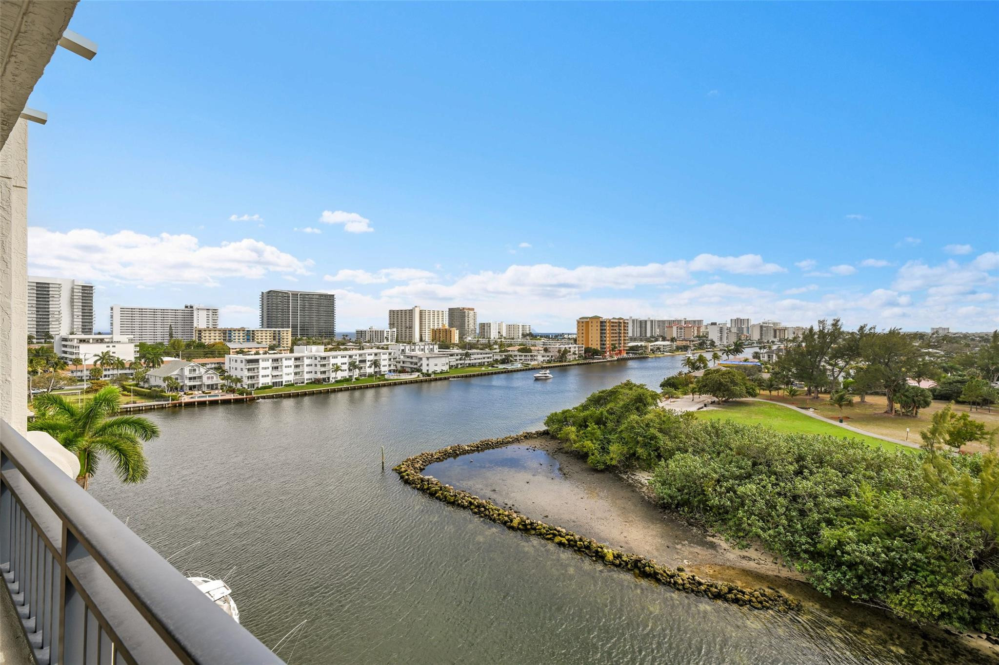 Pompano Beach, Florida, 33062, United States, 2 Bedrooms Bedrooms, ,3 BathroomsBathrooms,Residential,For Sale,2024404