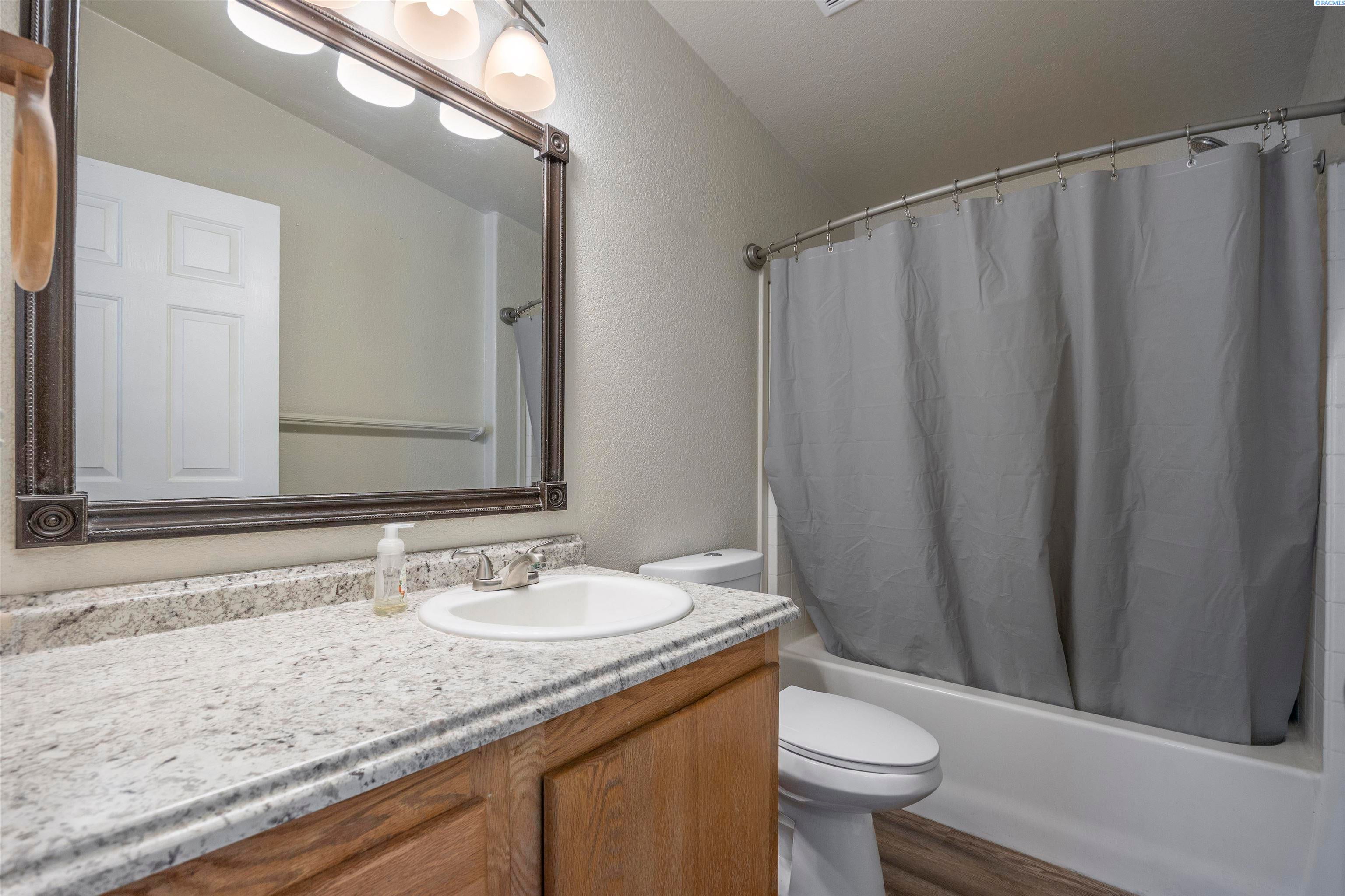 Benton City, Washington, 99320, United States, 3 Bedrooms Bedrooms, ,2 BathroomsBathrooms,Residential,For Sale,1983033