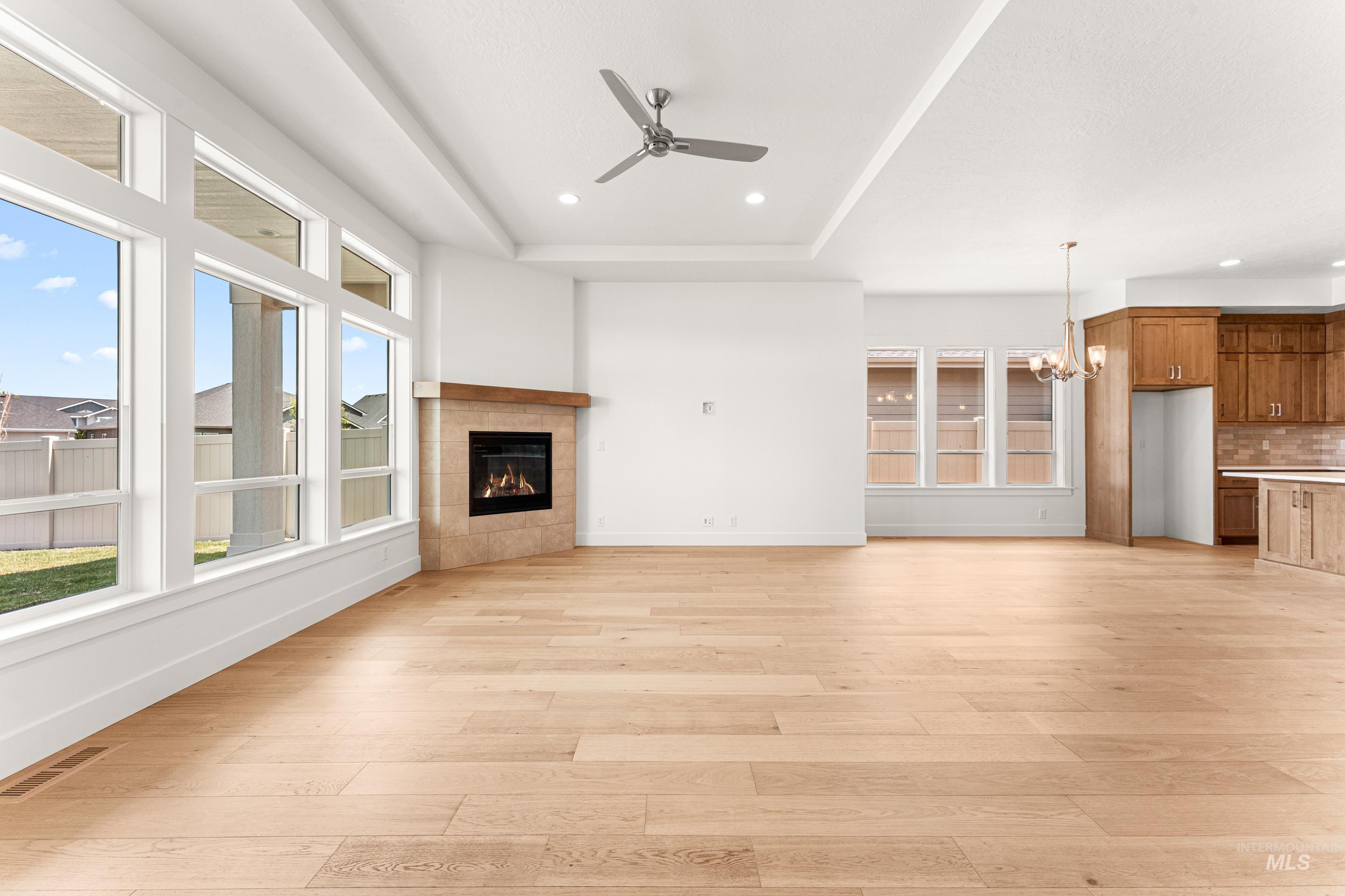 Boise, Idaho, 83716, United States, 3 Bedrooms Bedrooms, ,Residential,For Sale,1927423