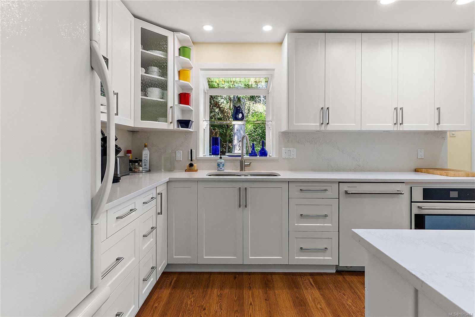 NORTH SAANICH, British Columbia, V8L 5J4, CA, 5 Bedrooms Bedrooms, ,Residential,For Sale,1950110