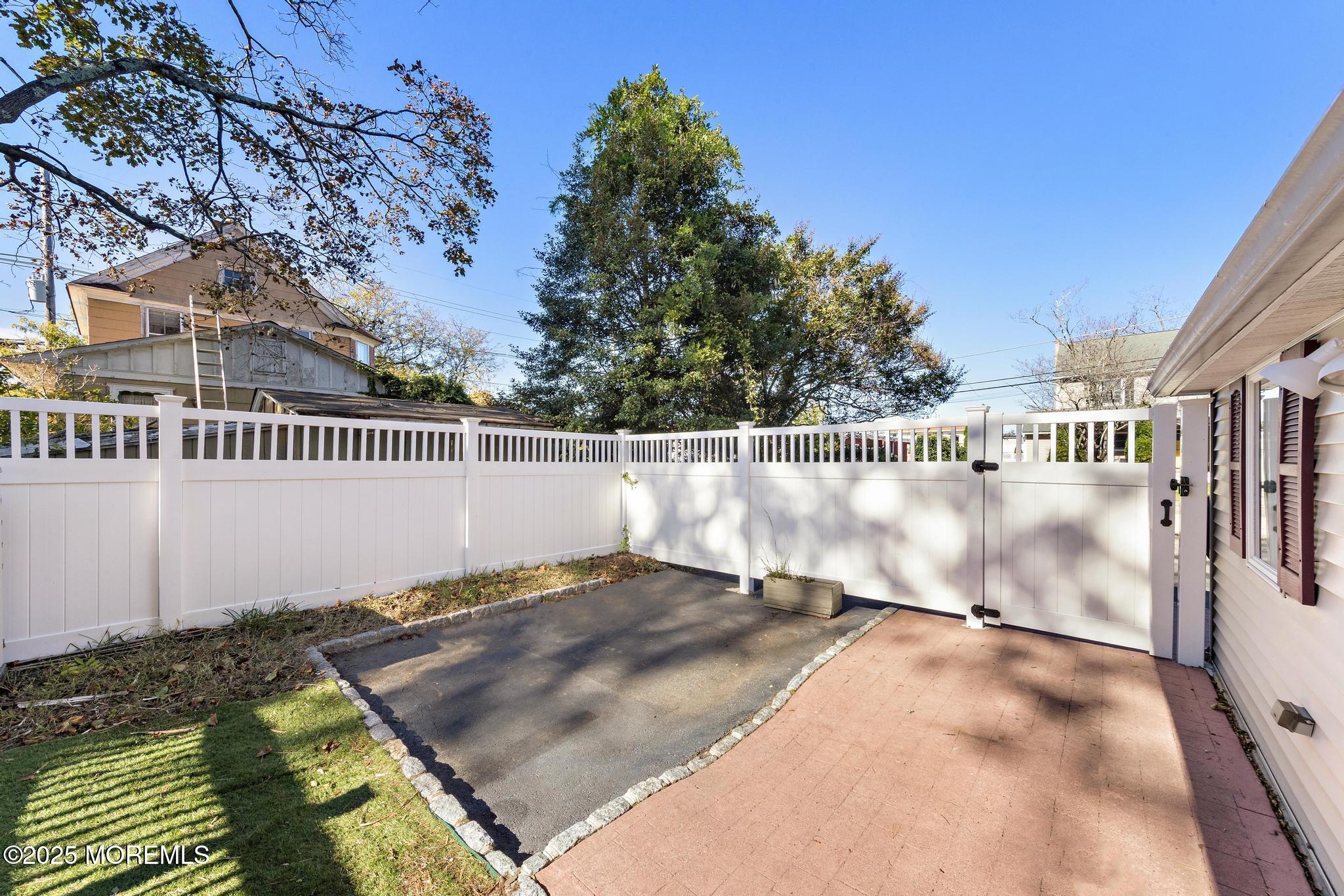 Brielle, New Jersey, 08730, United States, 2 Bedrooms Bedrooms, ,1 BathroomBathrooms,Residential,For Sale,1968993