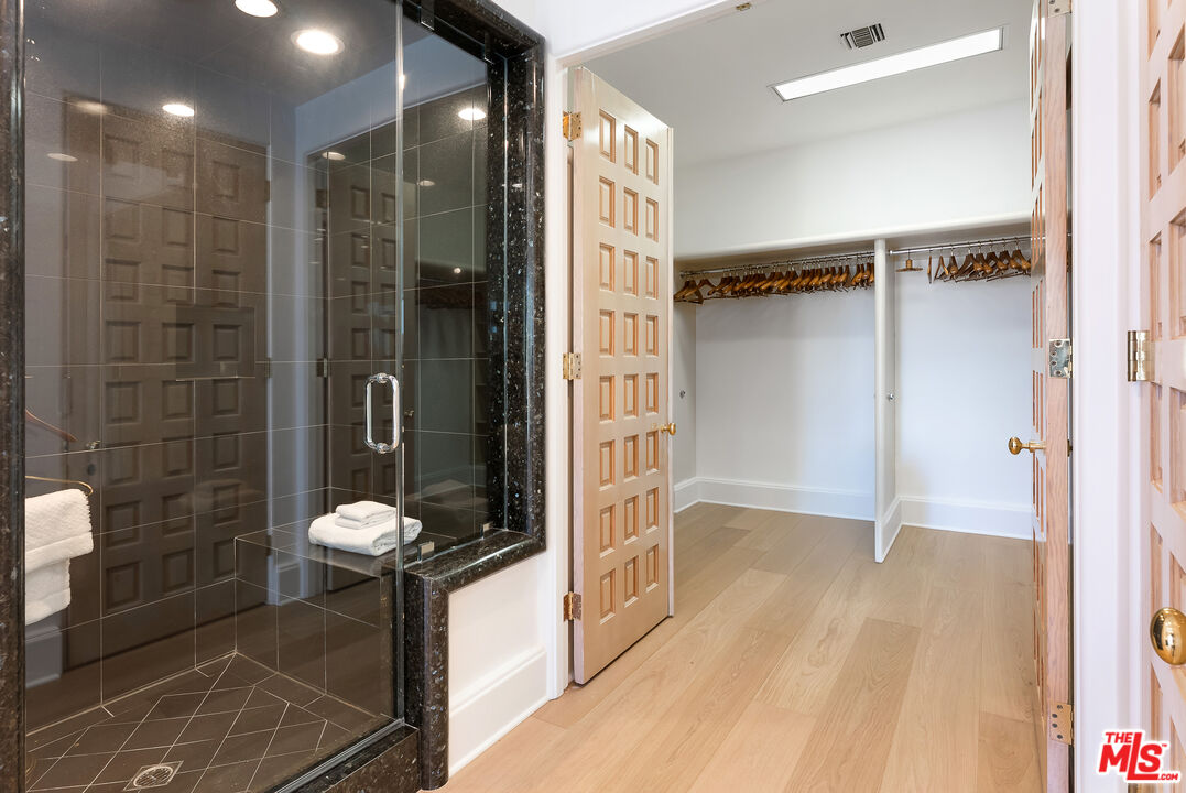 Beverly Hills, California, 90210, United States, 6 Bedrooms Bedrooms, ,8 BathroomsBathrooms,Residential,For Sale,1926509