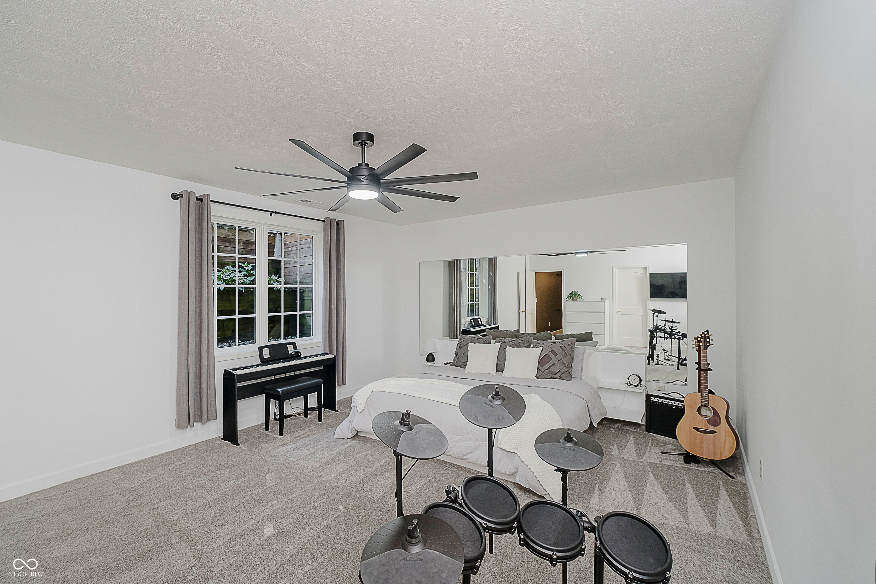 Fishers, Indiana, 46040, United States, 5 Bedrooms Bedrooms, ,5 BathroomsBathrooms,Residential,For Sale,1980240