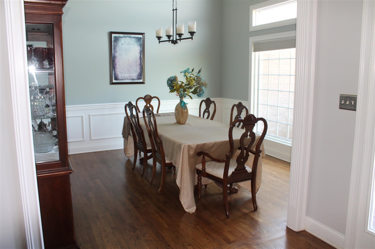 Bowling Green, Kentucky, 42104, United States, 5 Bedrooms Bedrooms, ,3 BathroomsBathrooms,Residential,For Sale,1827848
