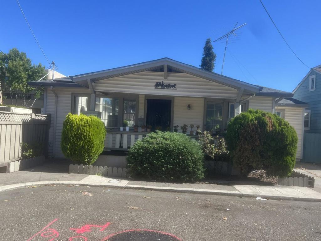 Hayward, California, 94541, United States, 2 Bedrooms Bedrooms, ,1 BathroomBathrooms,Residential,For Sale,1944993