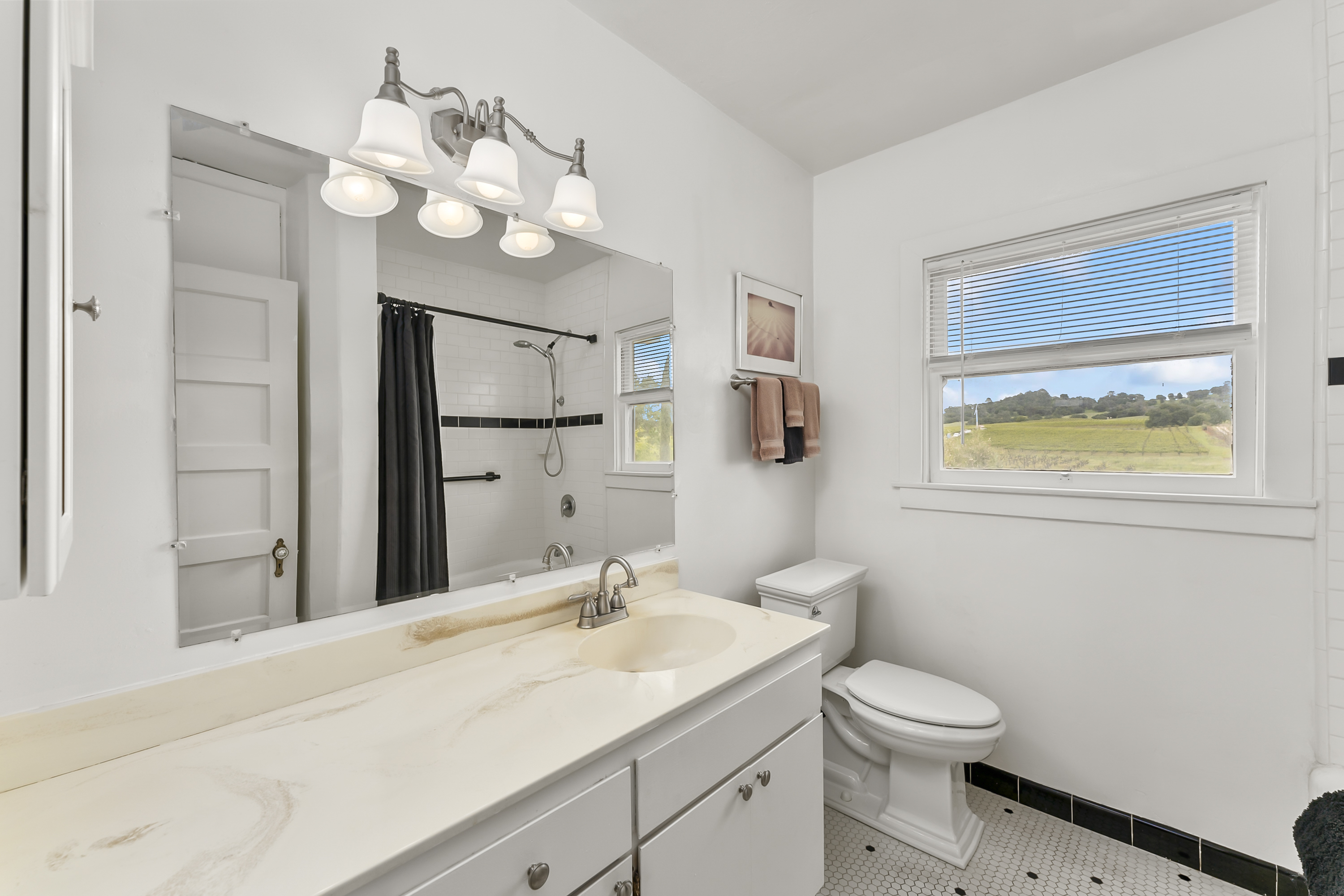  107 Acres - Seasonal Creek - Legacy - 物件實景