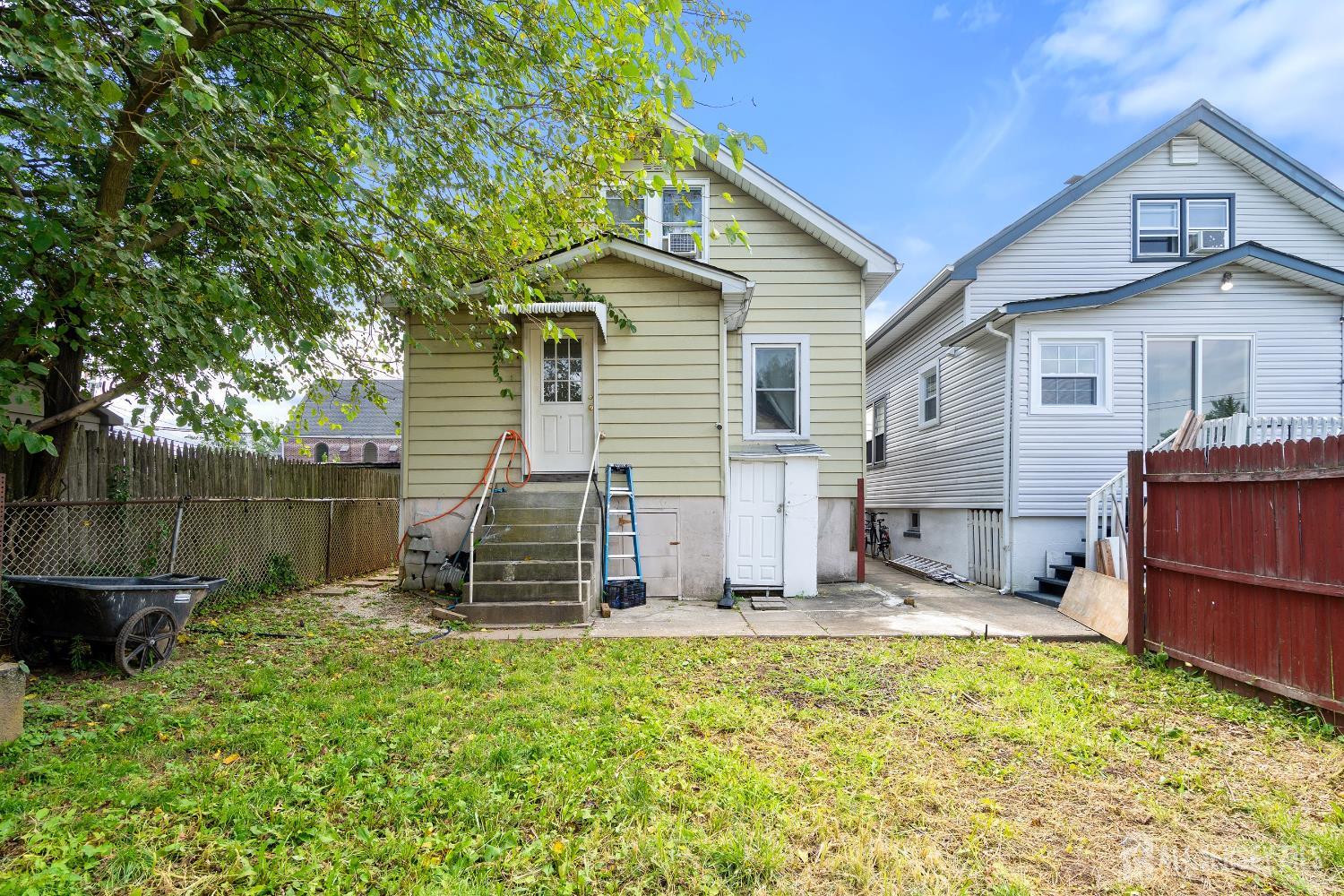 Woodbridge Proper, New Jersey, 08861, United States, 4 Bedrooms Bedrooms, ,2 BathroomsBathrooms,Residential,For Sale,1933644