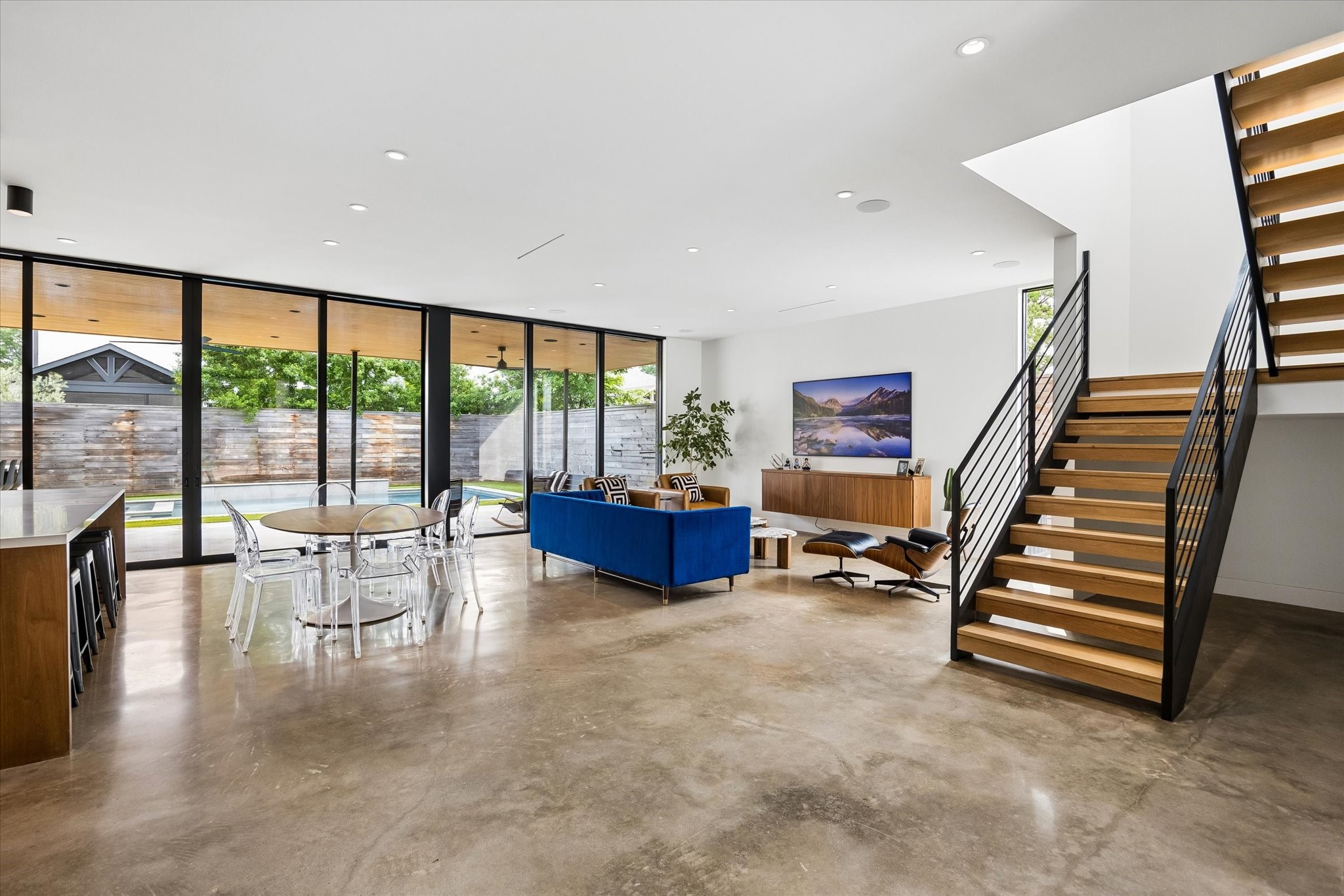  1726 Viking Drive - 物件實景