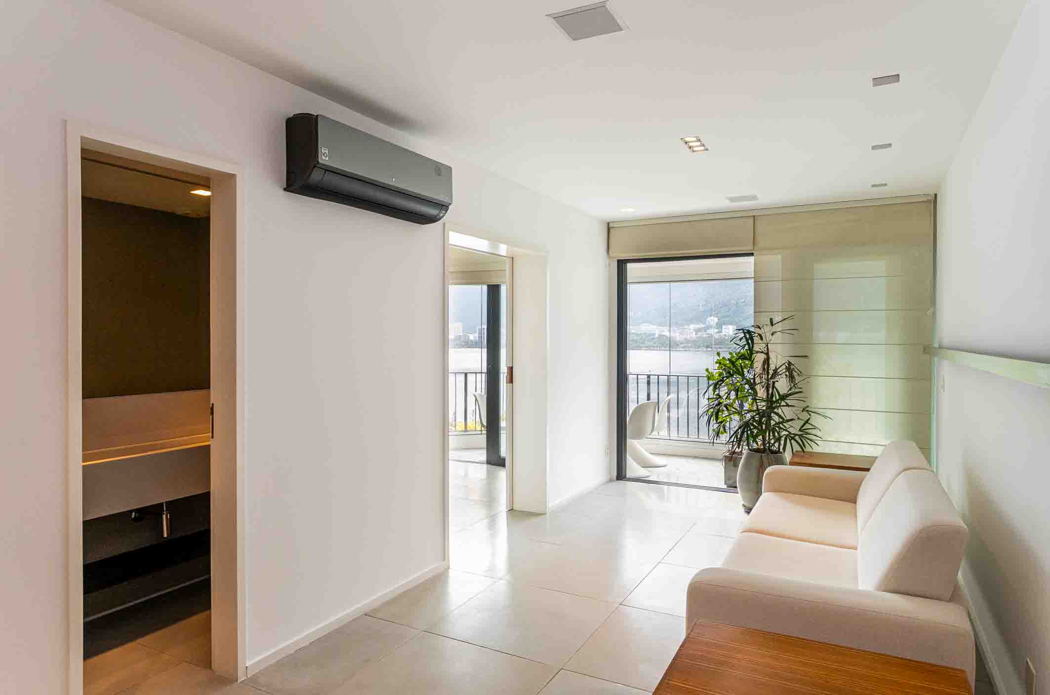  1,076 sq. ft apartment with panoramic Lagoa views and signed design - 物件實景