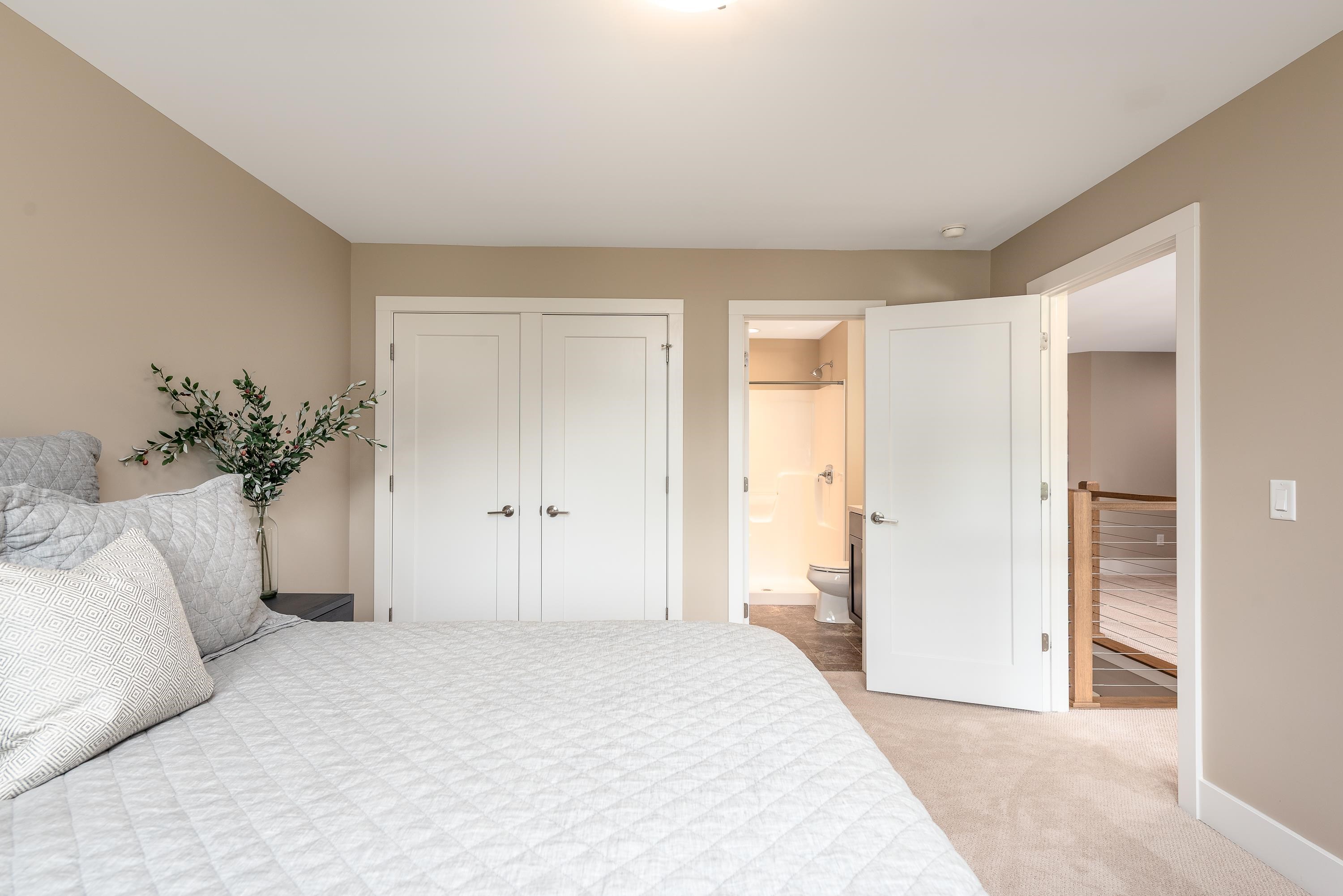 Midland, Michigan, 48642, United States, 4 Bedrooms Bedrooms, ,5 BathroomsBathrooms,Residential,For Sale,1927843