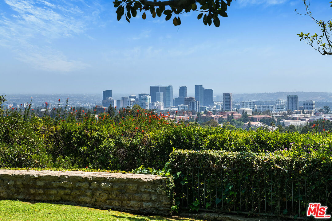 Los Angeles, California, 90077, United States, 7 Bedrooms Bedrooms, ,6 BathroomsBathrooms,Residential,For Sale,1819954