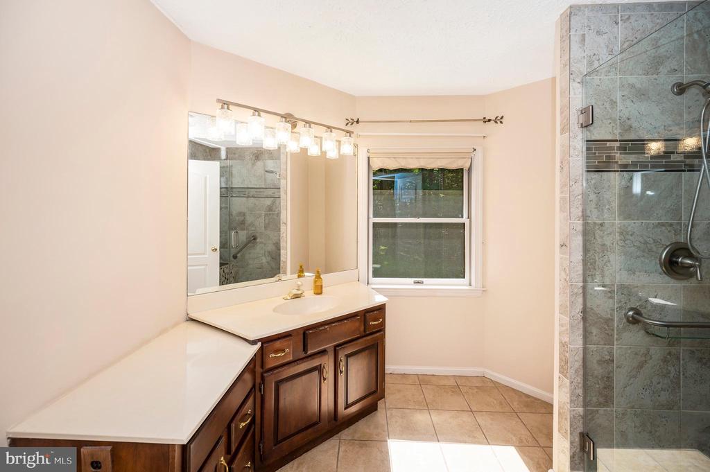 Woodbridge, Virginia, 22192, United States, 3 Bedrooms Bedrooms, ,3 BathroomsBathrooms,Residential,For Sale,1921378