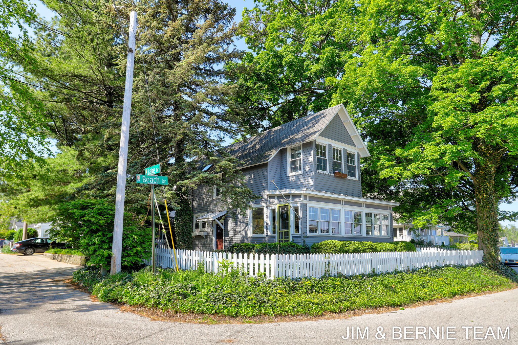 Holland, Michigan, 49423, United States, 3 Bedrooms Bedrooms, ,2 BathroomsBathrooms,Residential,For Sale,1827568