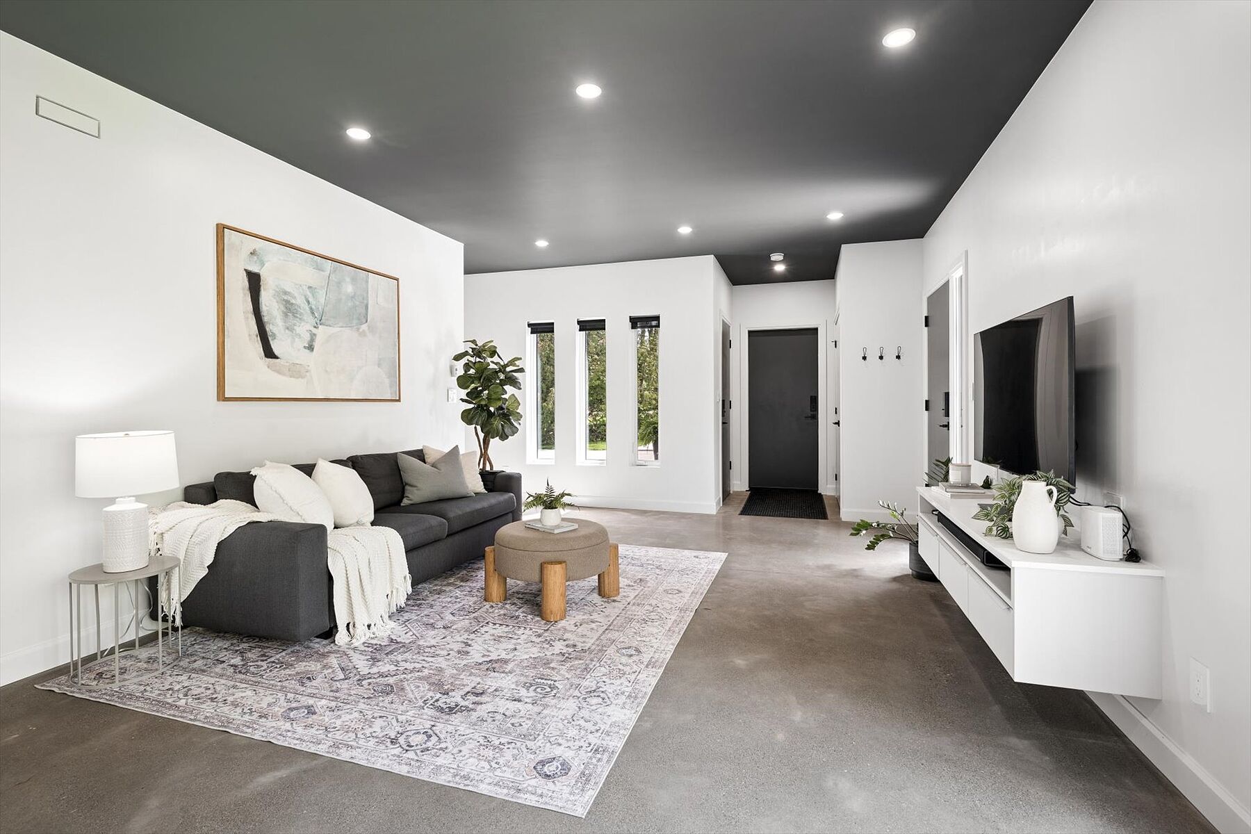  Serene, Elegant Home - 物件實景