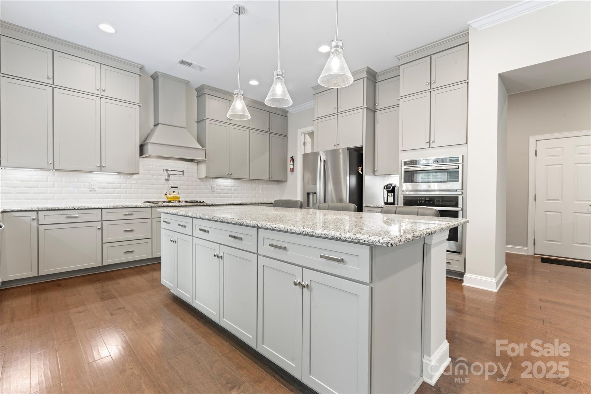 Fort Mill, South Carolina, 29707, United States, 5 Bedrooms Bedrooms, ,6 BathroomsBathrooms,Residential,For Sale,1982874