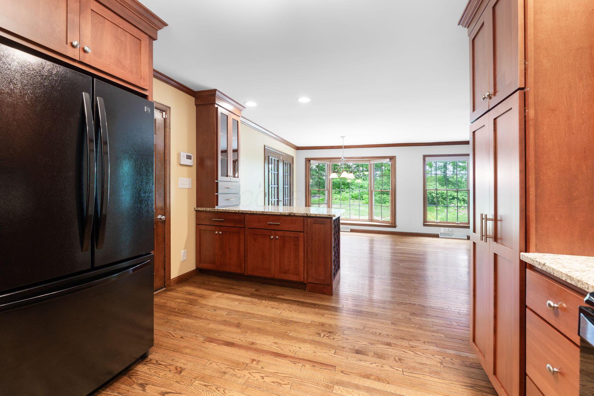 Marion, Ohio, 43302, United States, 5 Bedrooms Bedrooms, ,4 BathroomsBathrooms,Residential,For Sale,1995862