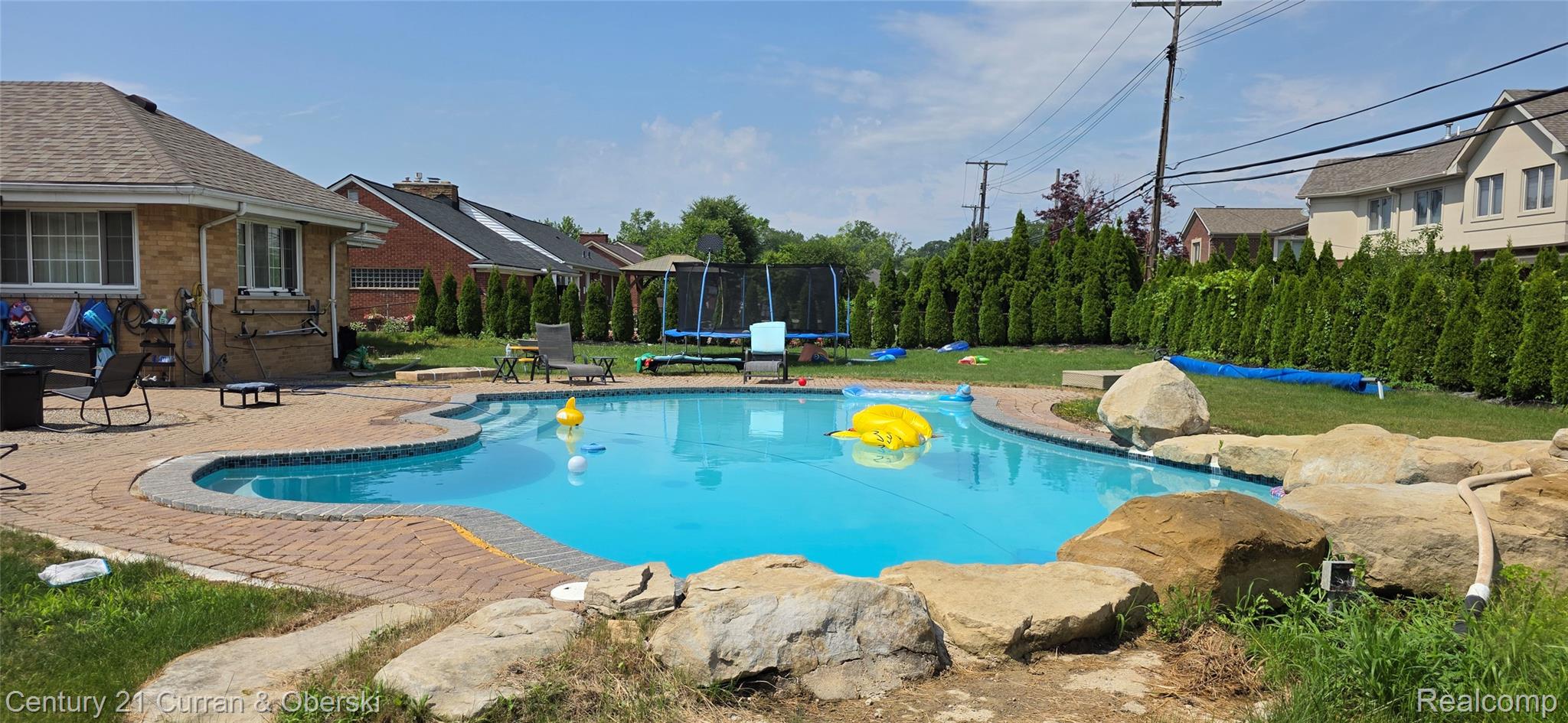 Dearborn, Michigan, 48124, United States, 3 Bedrooms Bedrooms, ,3 BathroomsBathrooms,Residential,For Sale,1914328