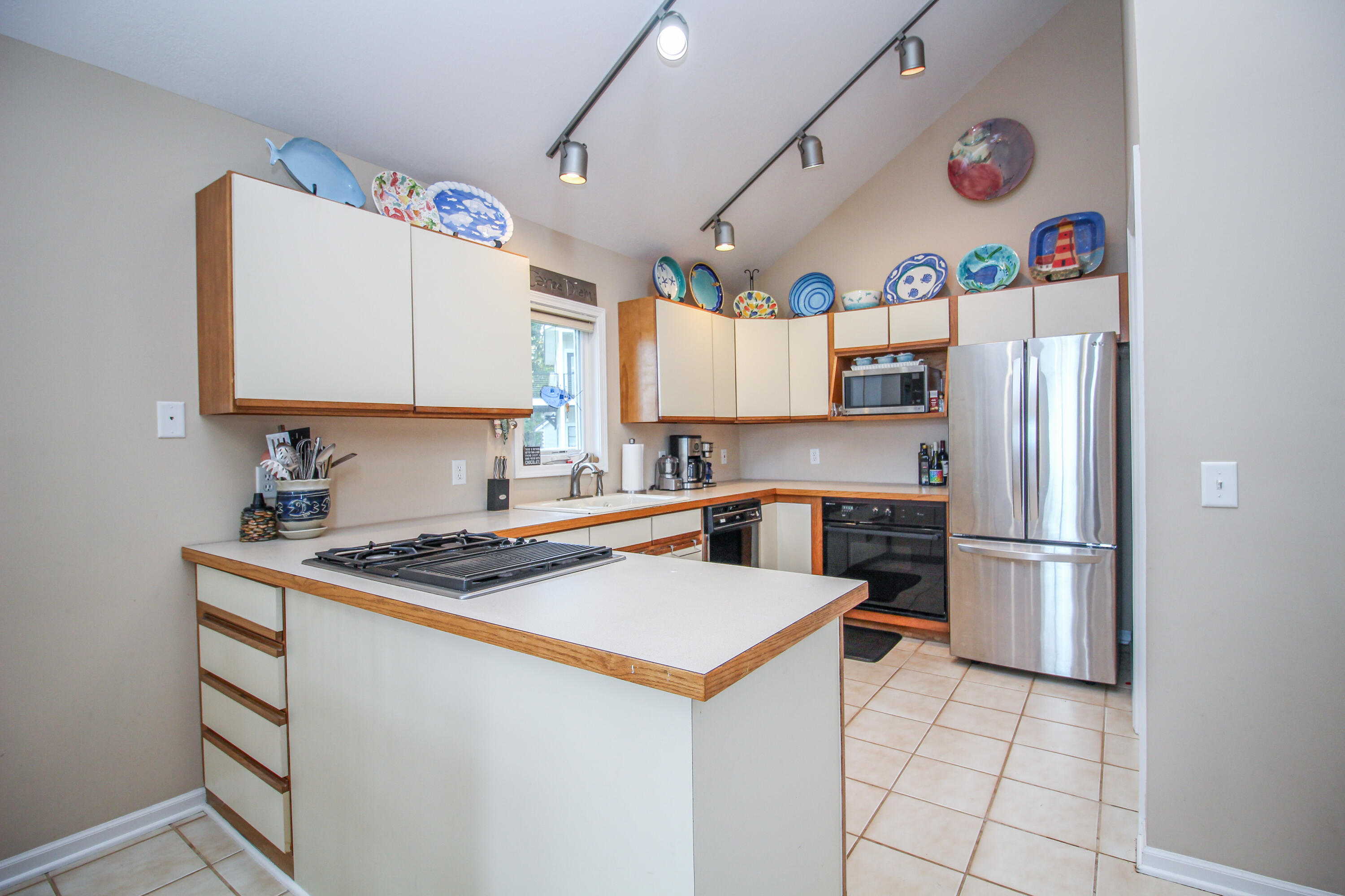 South Haven, Michigan, 49090, United States, 3 Bedrooms Bedrooms, ,4 BathroomsBathrooms,Residential,For Sale,1982825